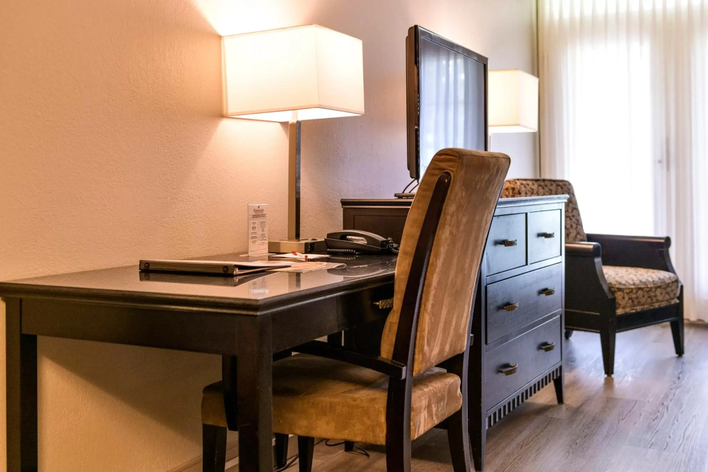 Area and facilities in Ramada by Wyndham Penticton Hotel & Suites