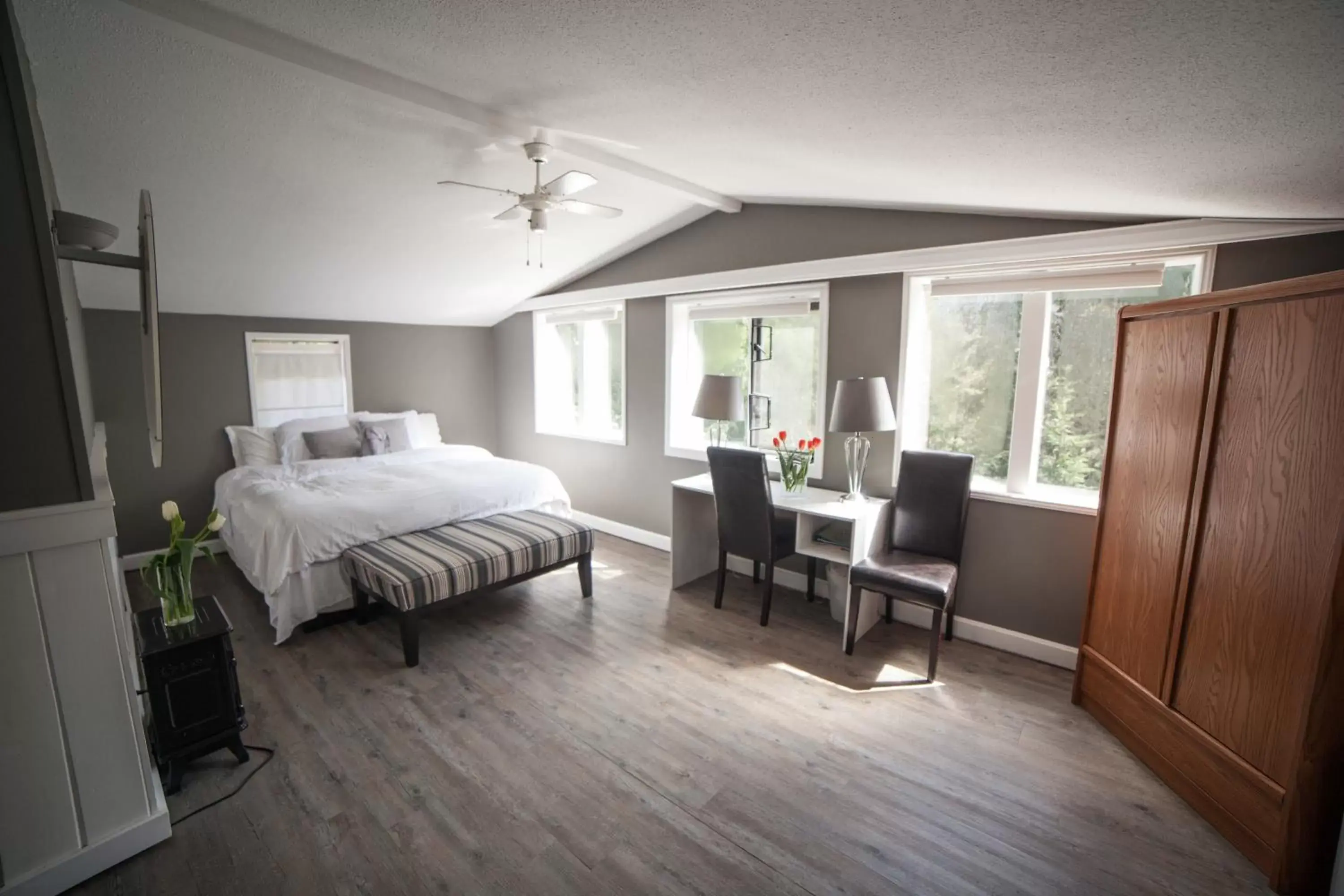 Bedroom in Tall Trees Bed & Breakfast