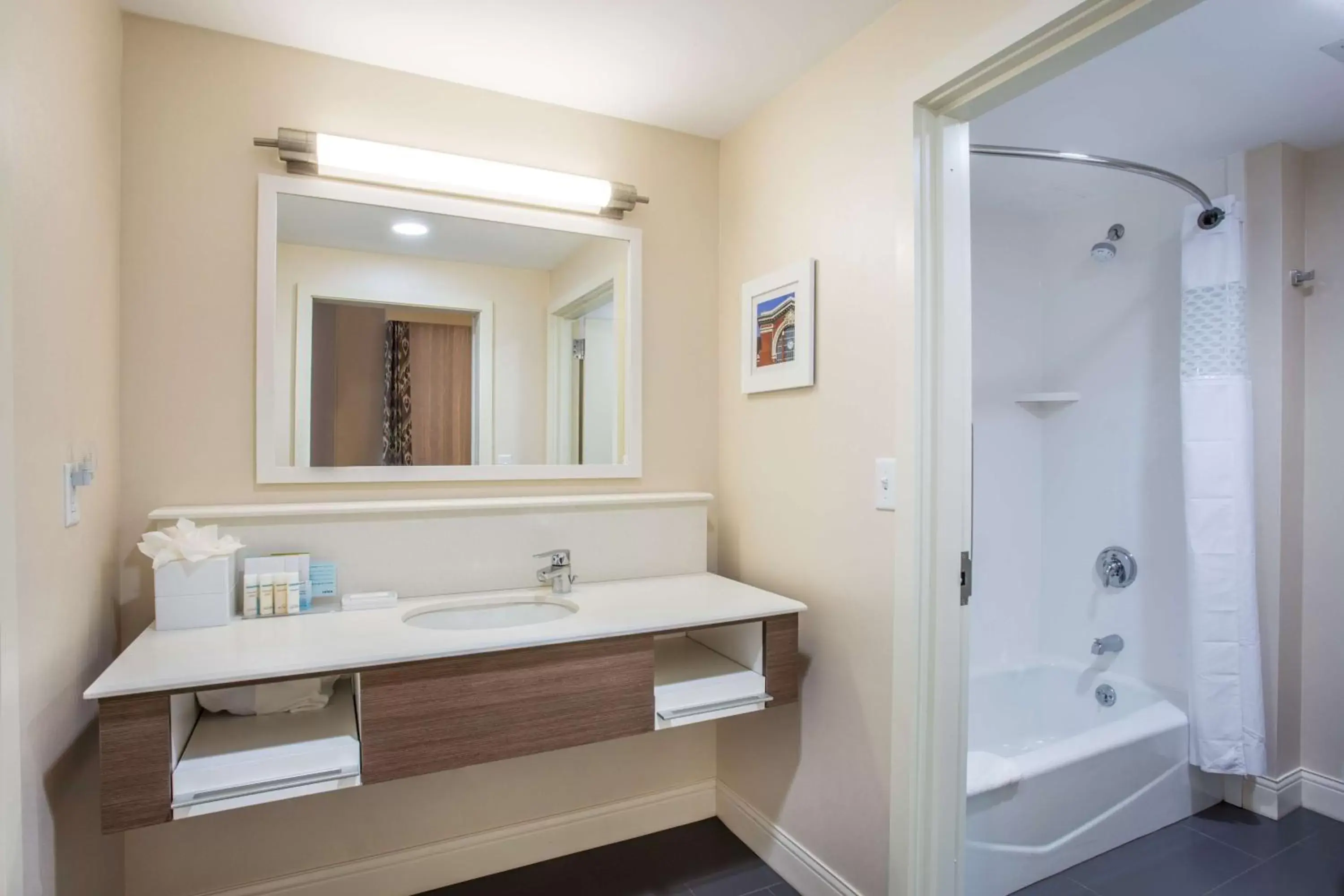 Bathroom in Hampton Inn & Suites Yonkers - Westchester