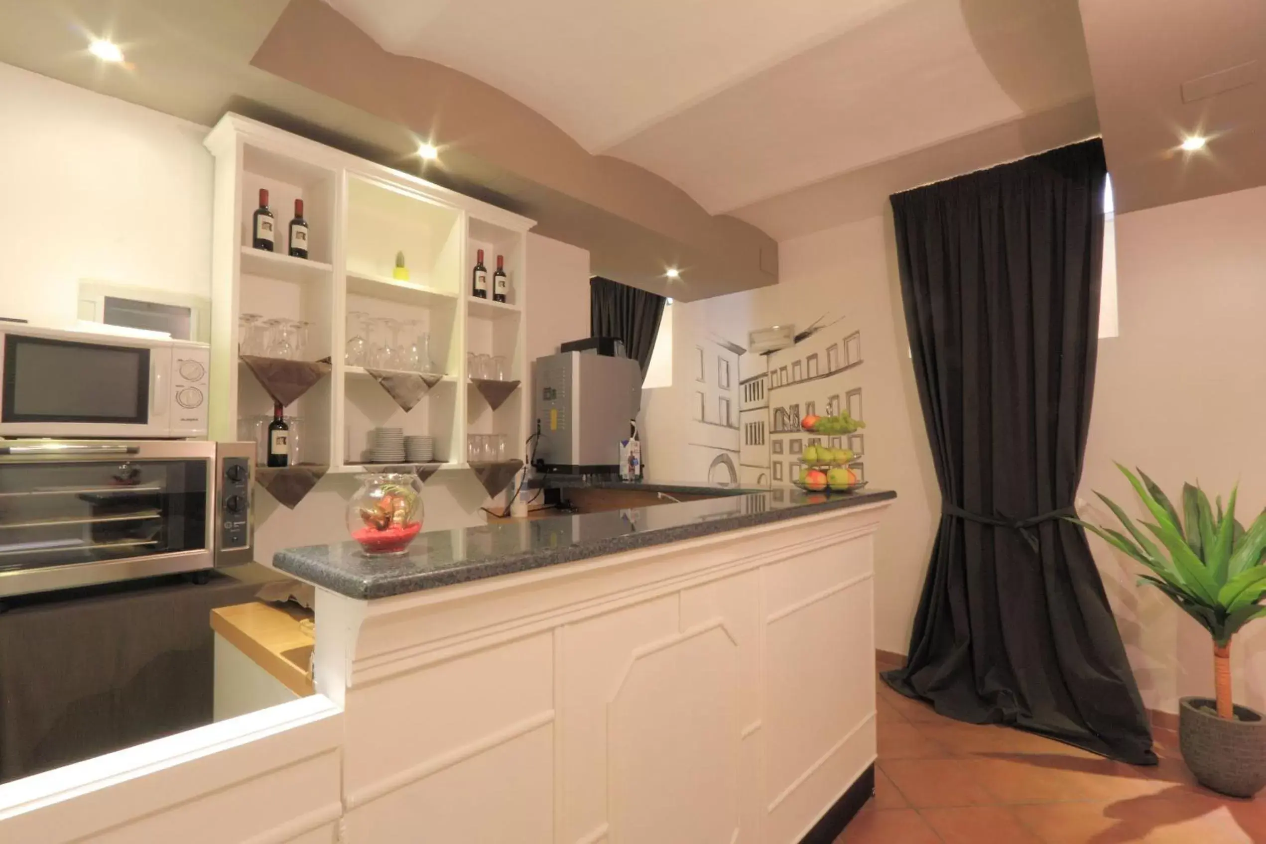 Lounge or bar, Kitchen/Kitchenette in Hotel Ferrucci