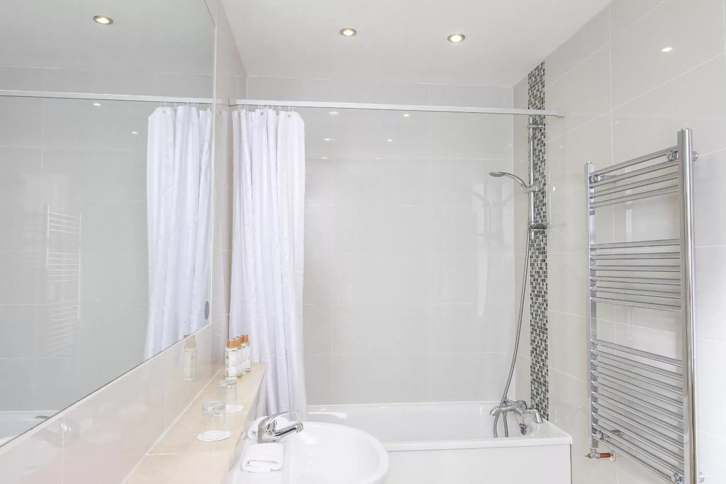 Bathroom in Fistral Beach Hotel and Spa - Adults Only