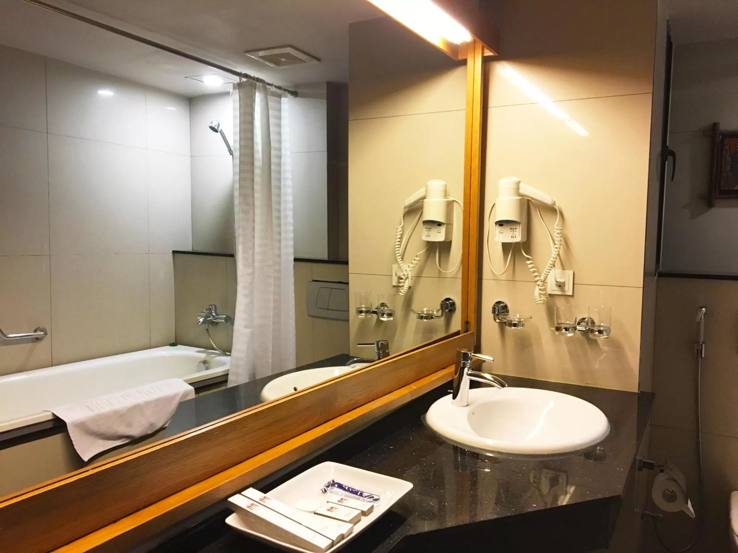 Toilet in Hanoi Eternity Hotel