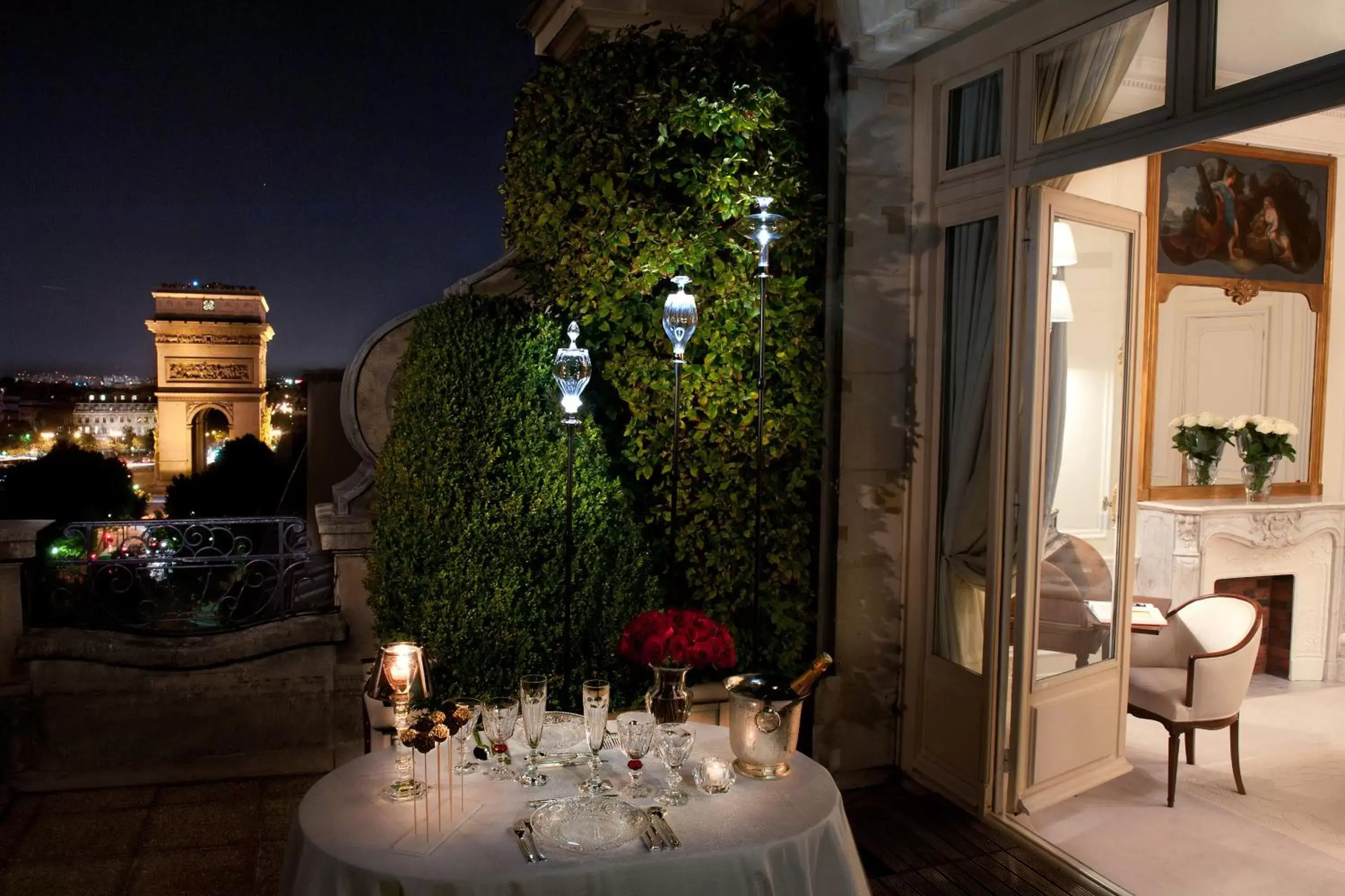 Night, Restaurant/Places to Eat in Hôtel Raphael