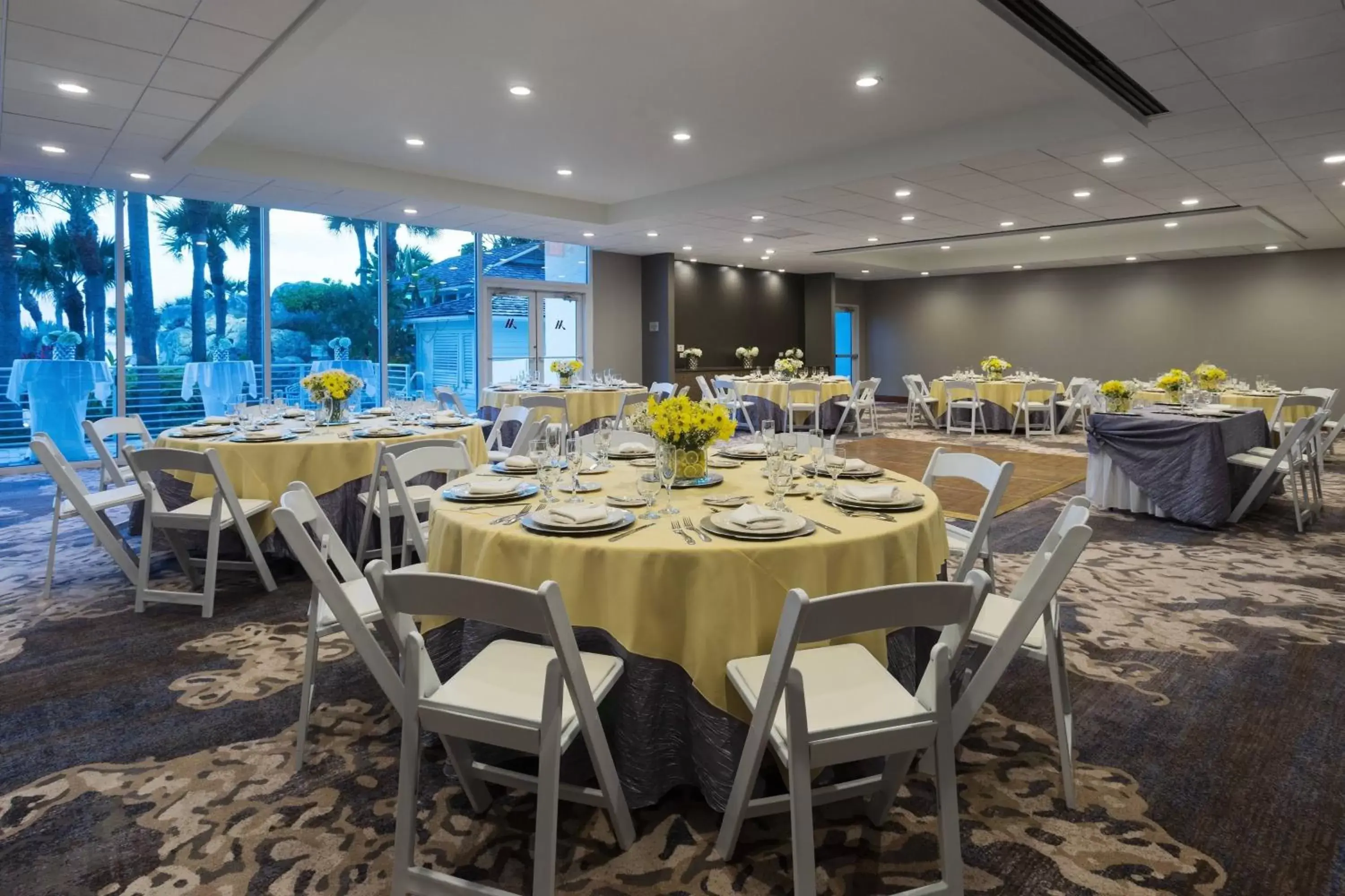 Meeting/conference room, Restaurant/Places to Eat in Clearwater Beach Marriott Suites on Sand Key