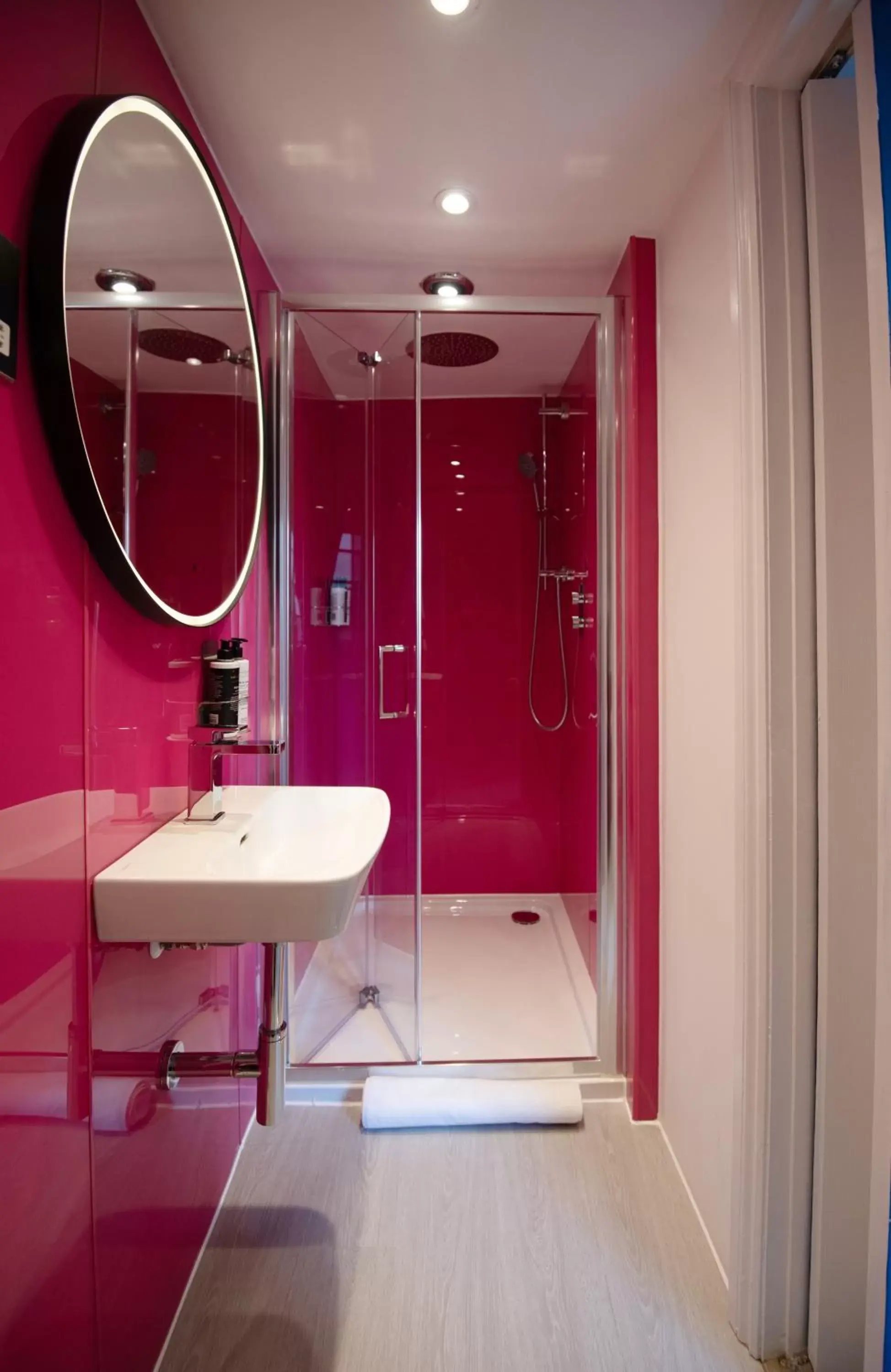 Shower, Bathroom in Harington's Boutique Hotel