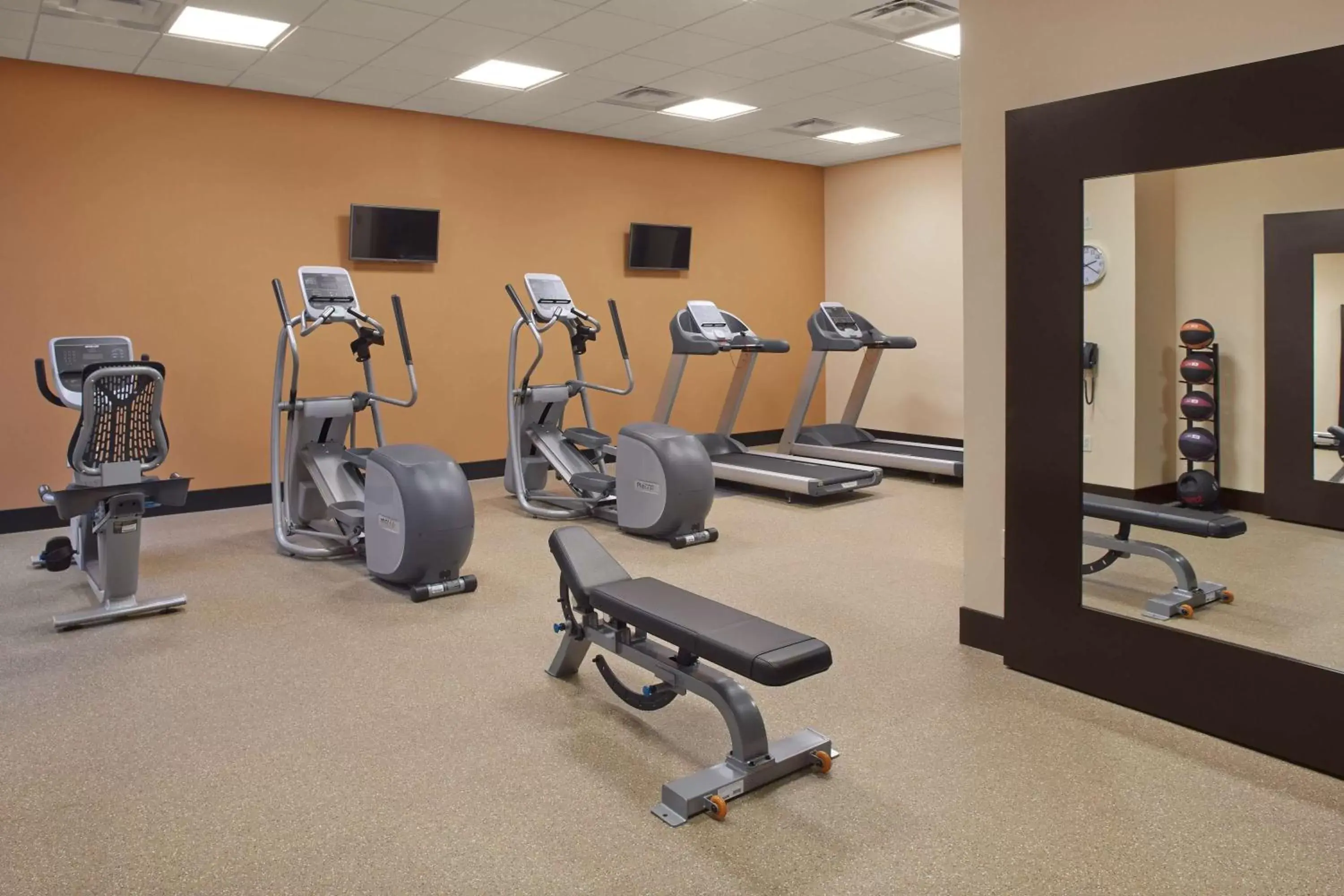 Fitness centre/facilities in Hilton Garden Inn Akron Fitness centre/facilities in Hilton Garden Inn Akron