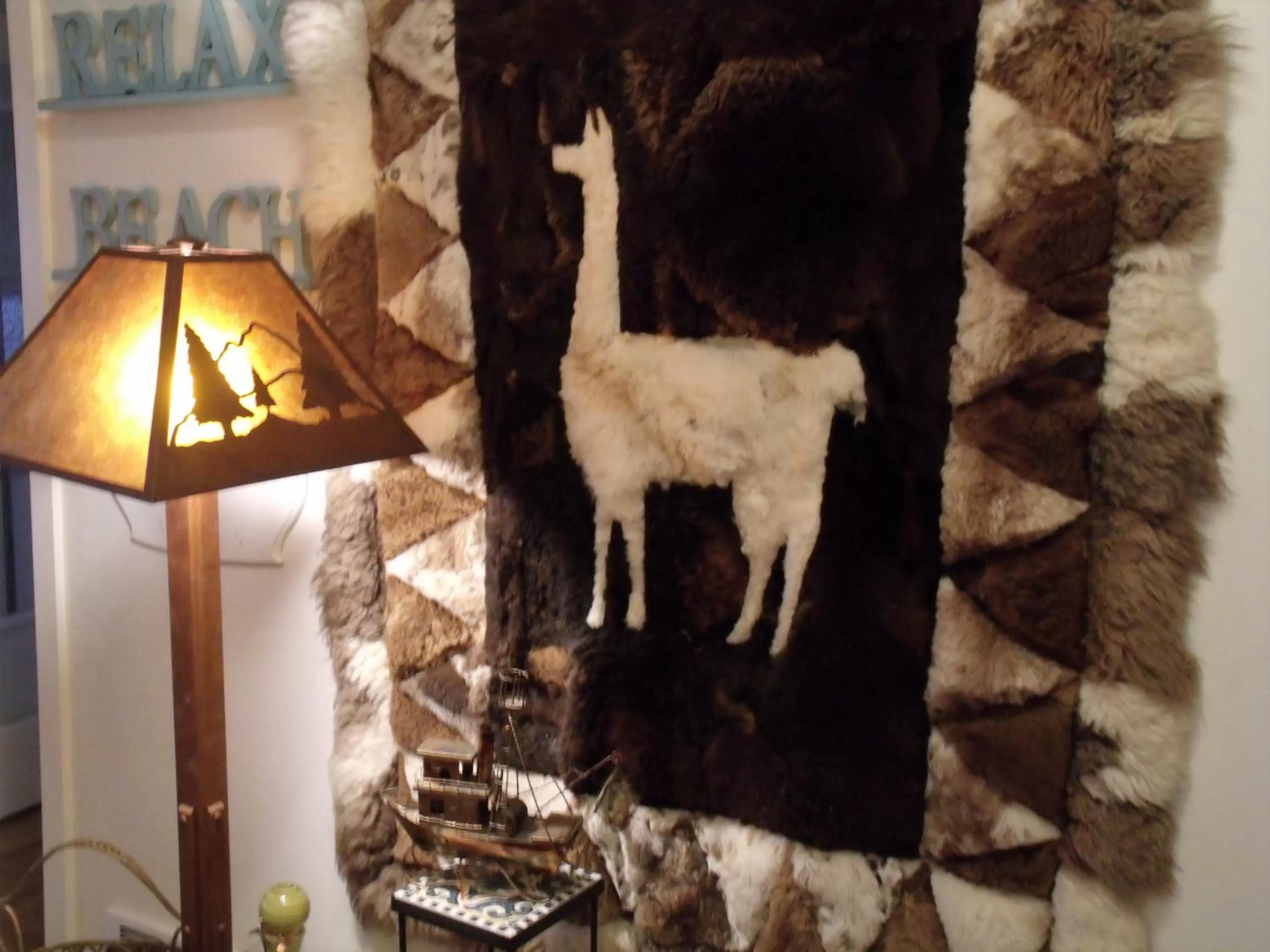 Decorative detail in Inn to the Woods