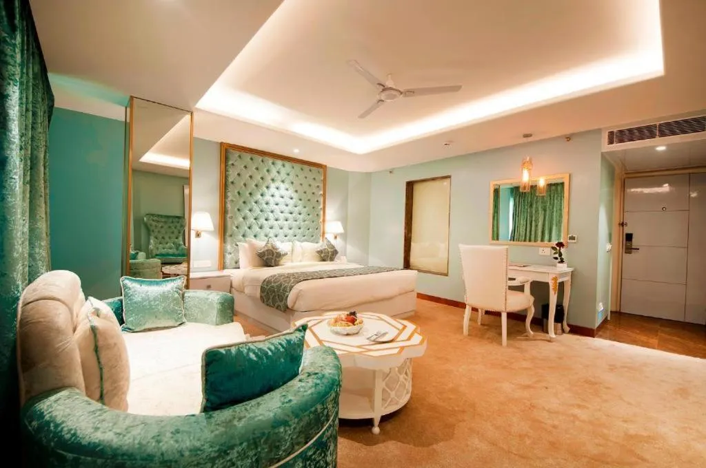 Bedroom in Airport Hotel Ramhan Palace Mahipalpur