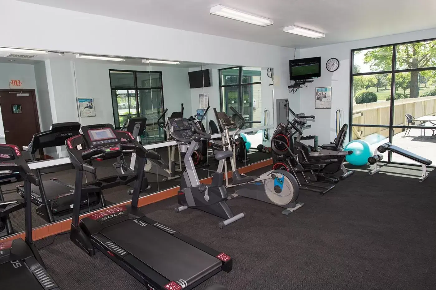 Fitness centre/facilities, Fitness Center/Facilities in Rogue Regency Inn & Suites