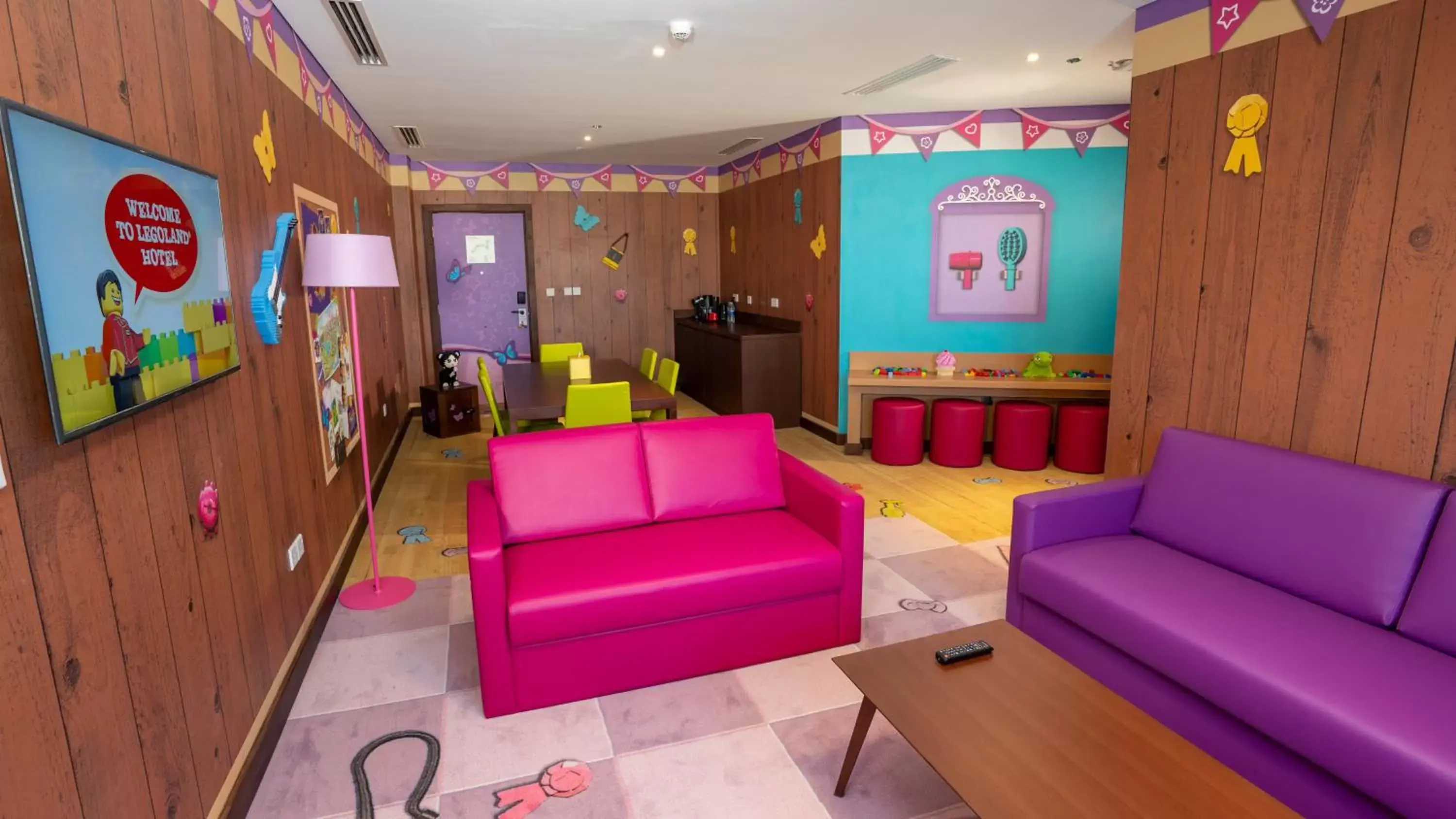 Living room, Lobby/Reception in LEGOLAND Hotel Dubai