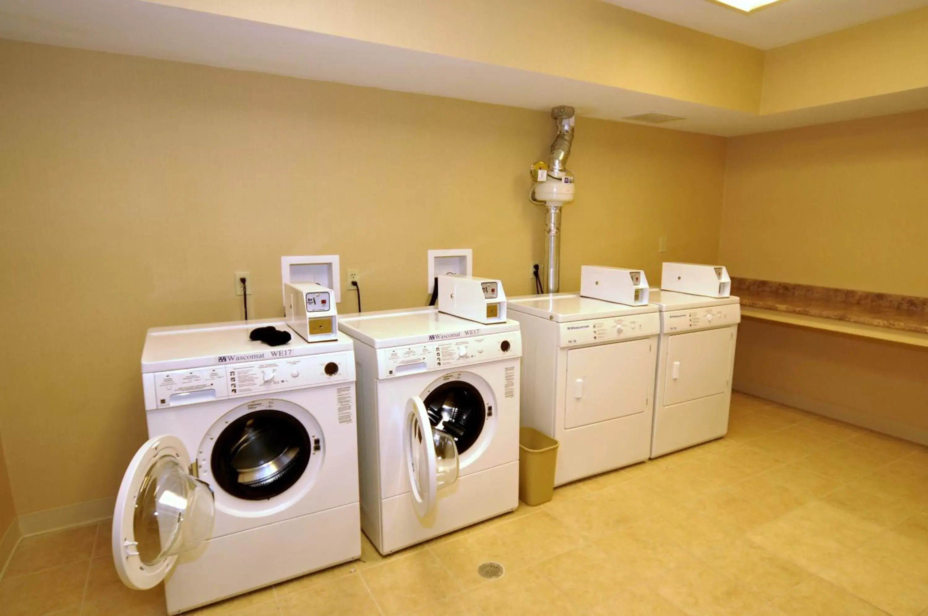 washing machine in Comfort Suites Mahwah - Paramus