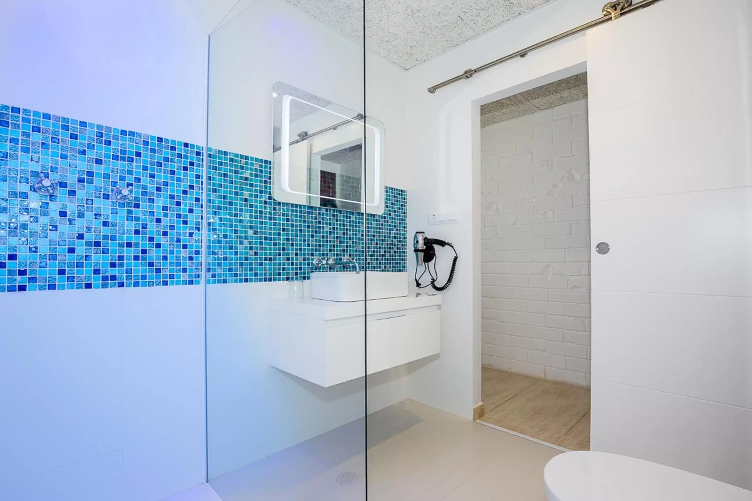 Bathroom in Hotel Montmar