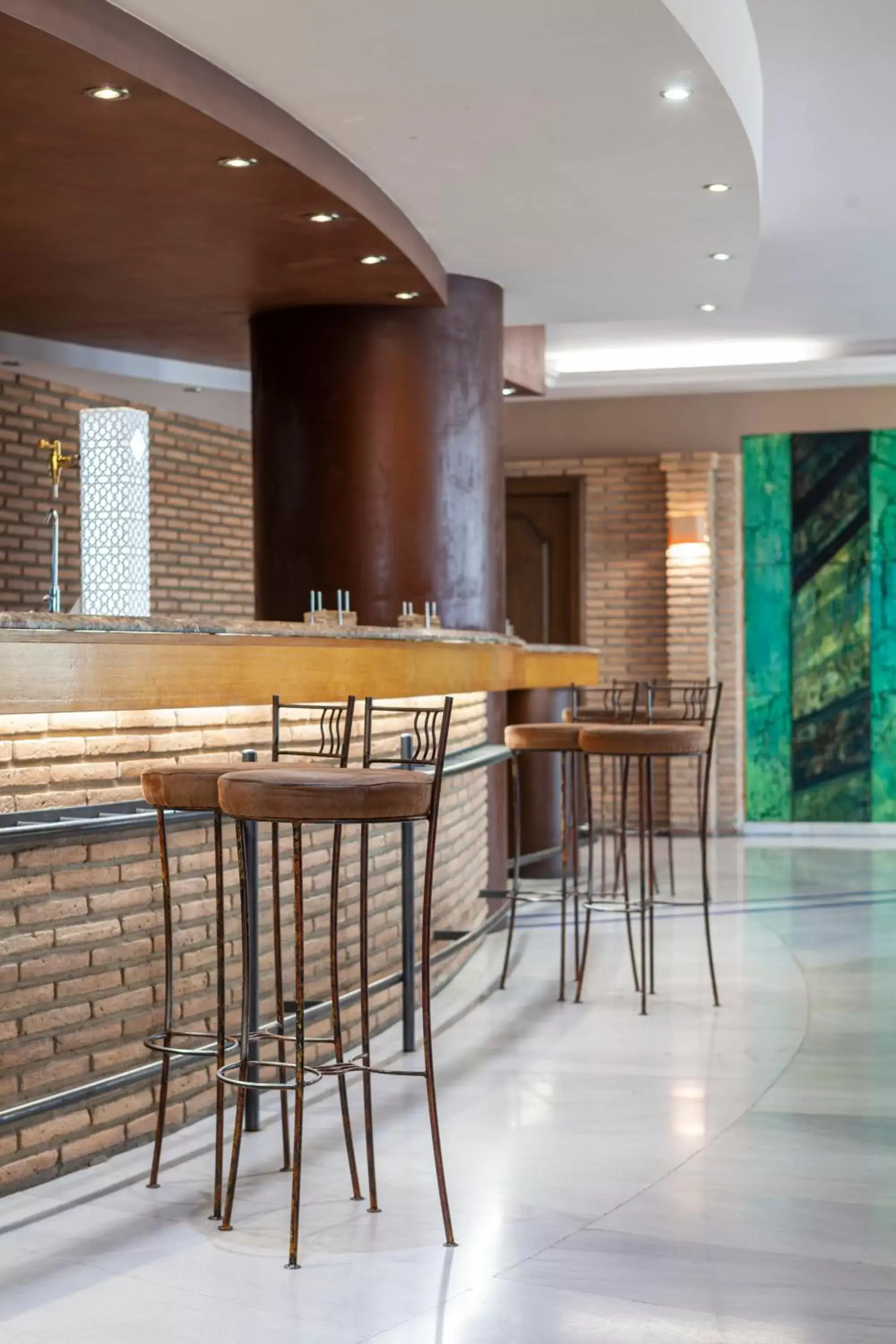 Restaurant/places to eat, Lounge/Bar in Macia Alfaros