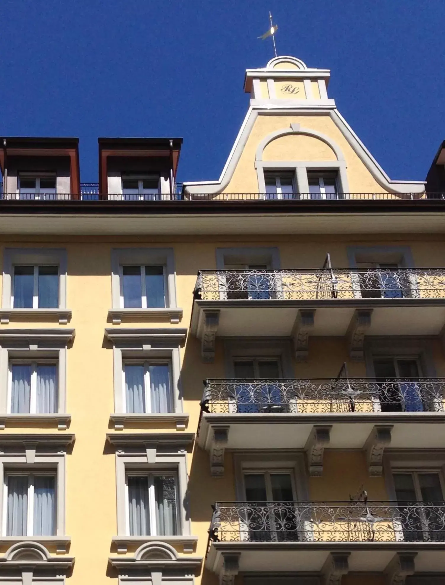 Facade/entrance, Property Building in Hotel Alpina Luzern