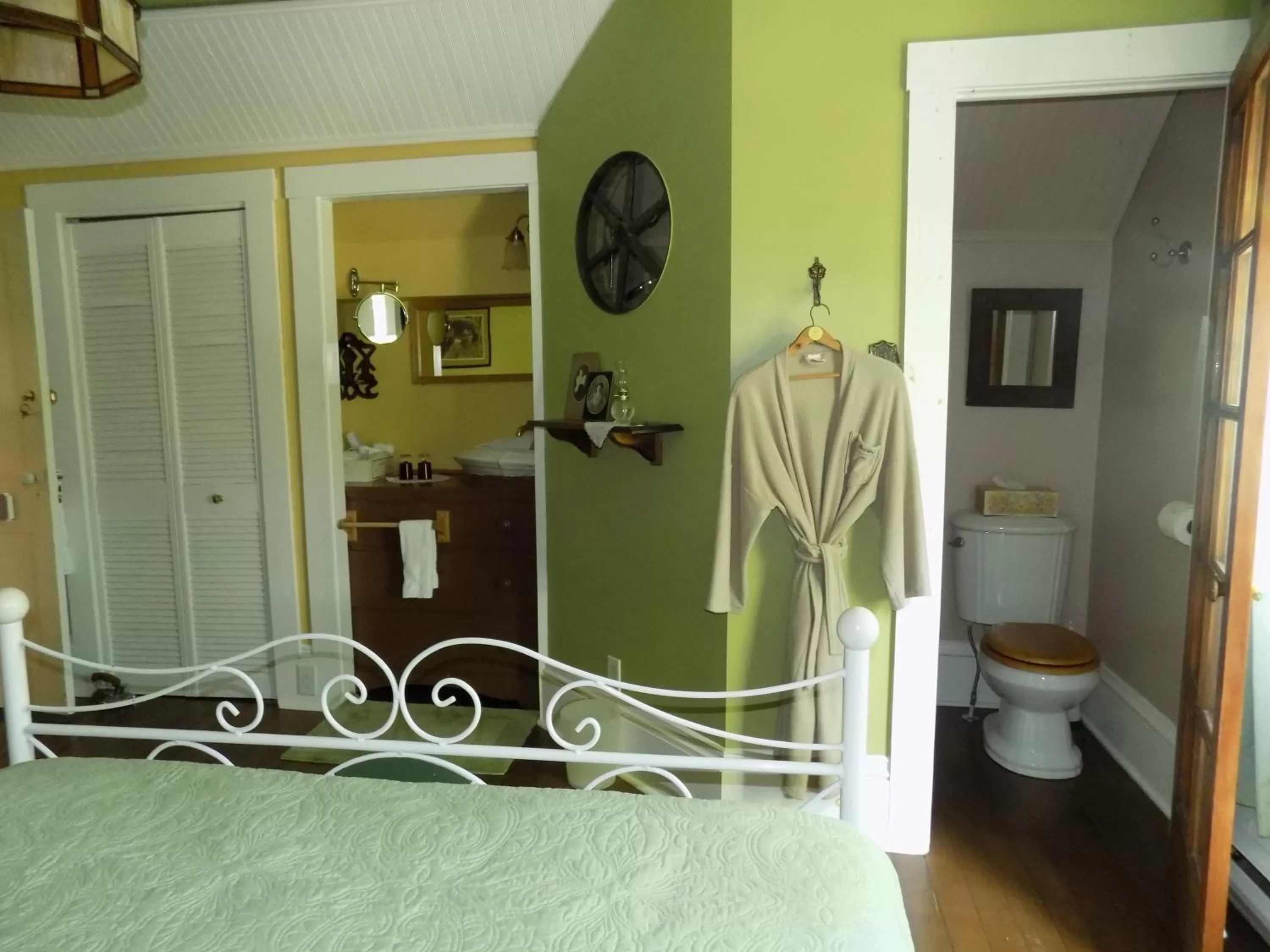 Bedroom in À L'Ancestrale B&B