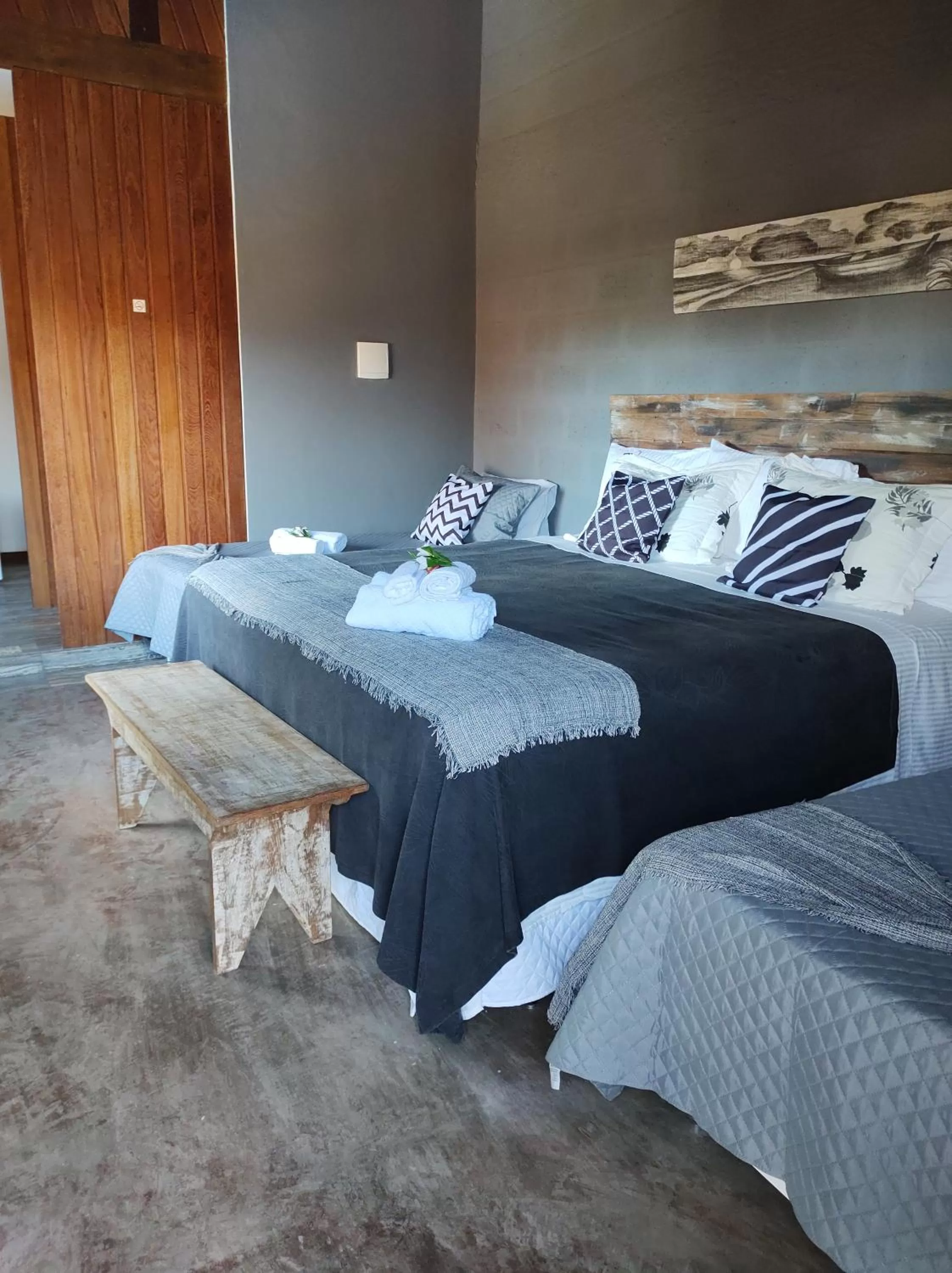 Quadruple Room with Garden View in Guesthouse Casa da Aroeira