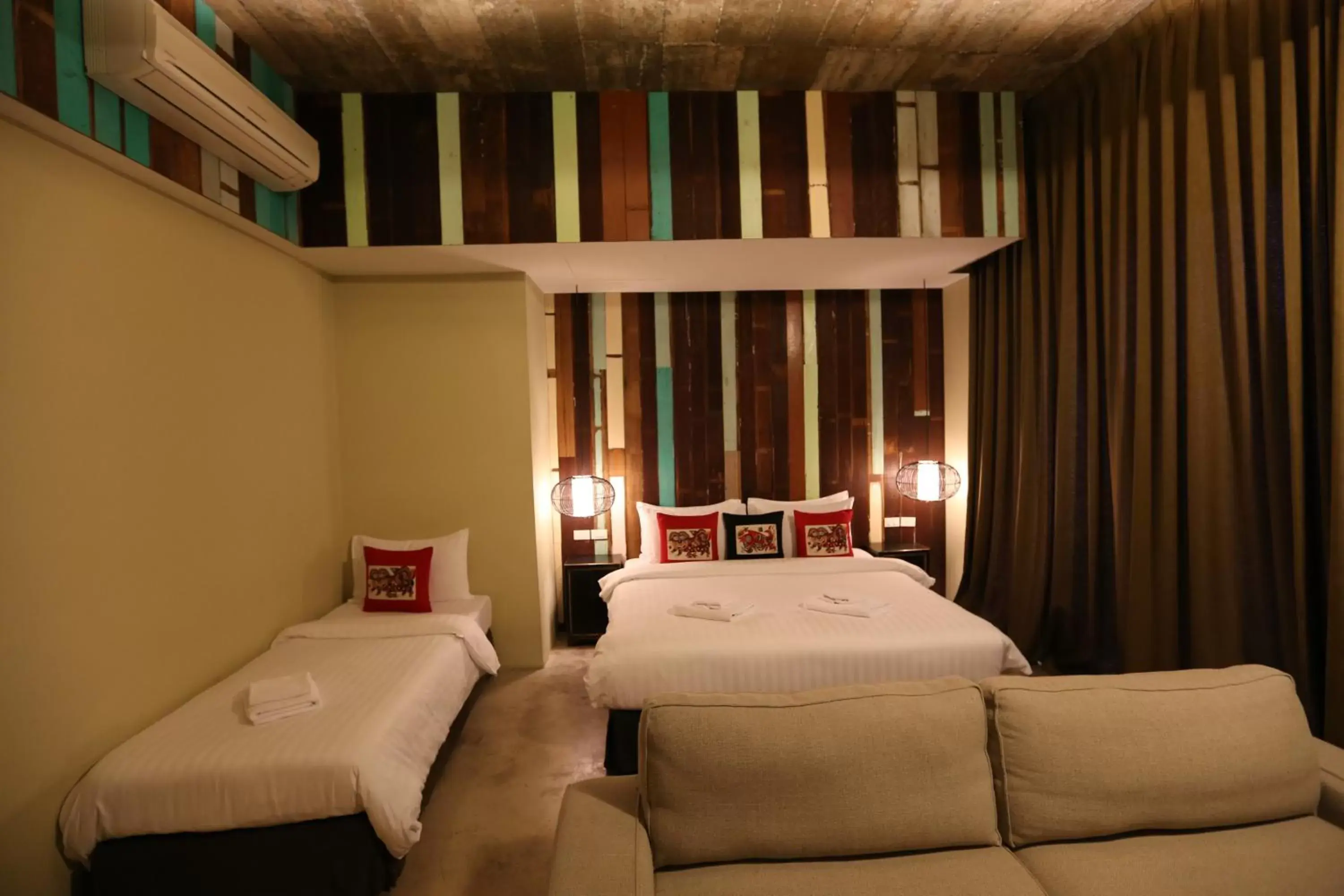Photo of the whole room, Bed in VILLA BANGKOK formerly VILLA PHRA SUMEN