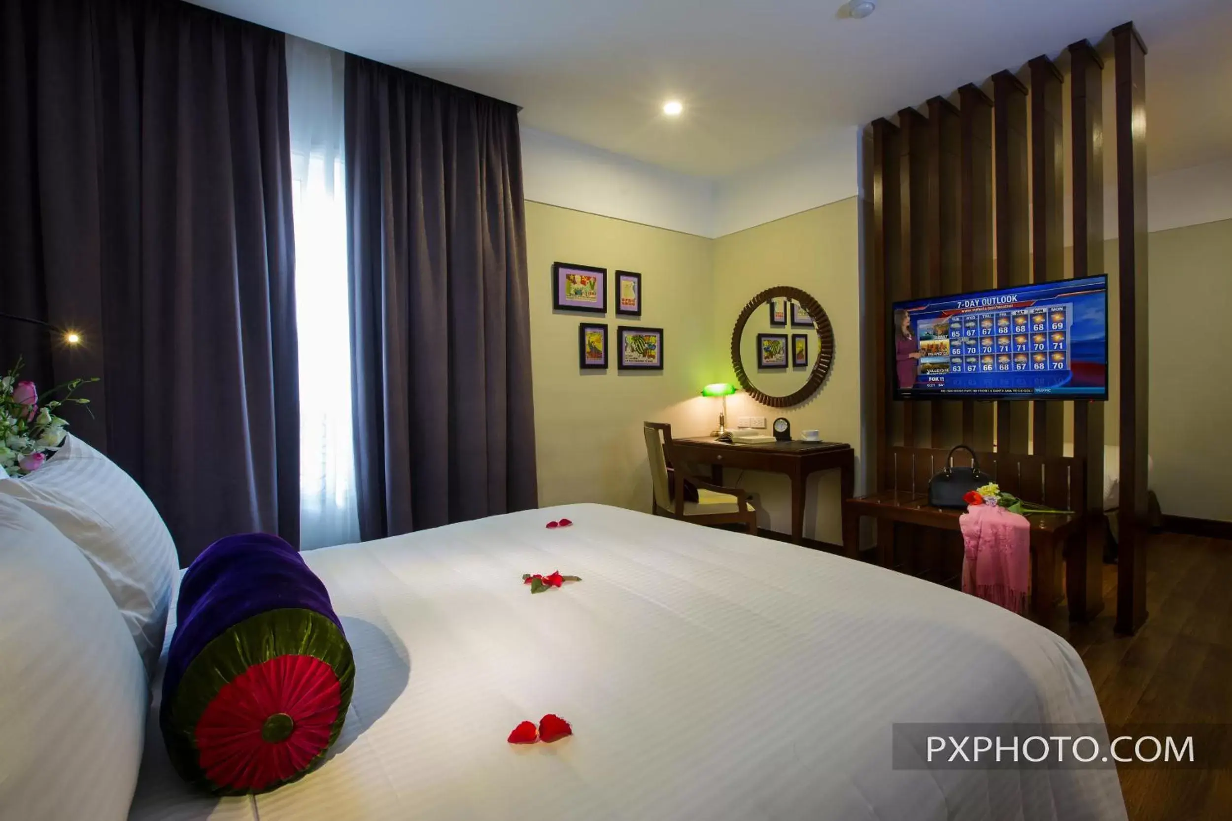 Bedroom in Hanoi La Siesta Hotel & Spa