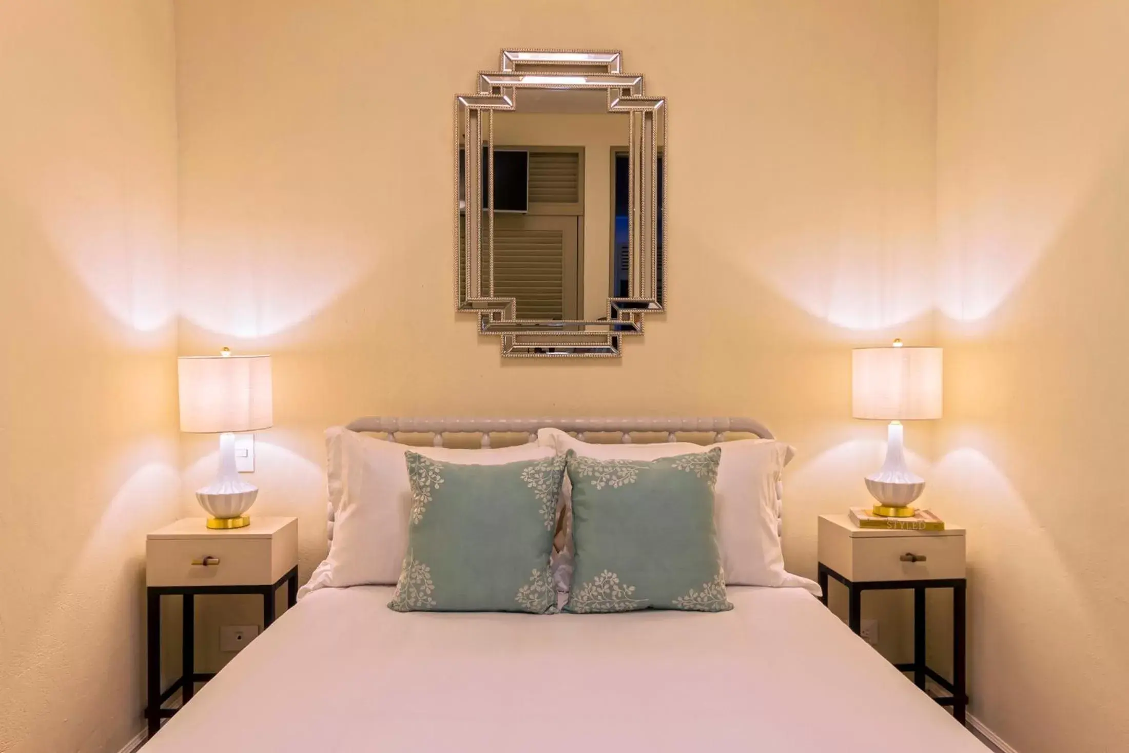 Photo of the whole room, Bed in Hotel Monaguillo de Getsemaní