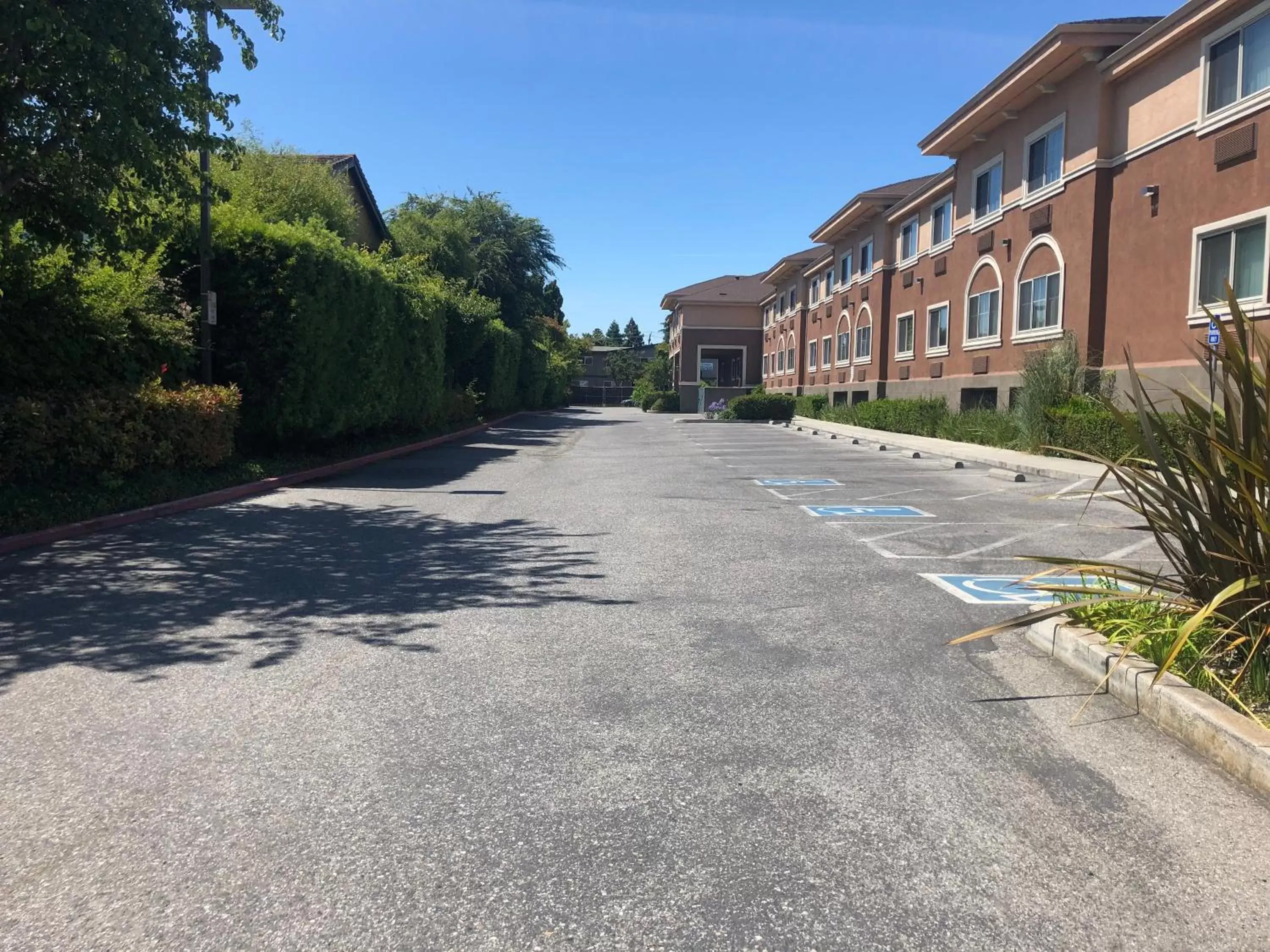 Property Building in Hotel Fairchild Property Building in Hotel Fairchild