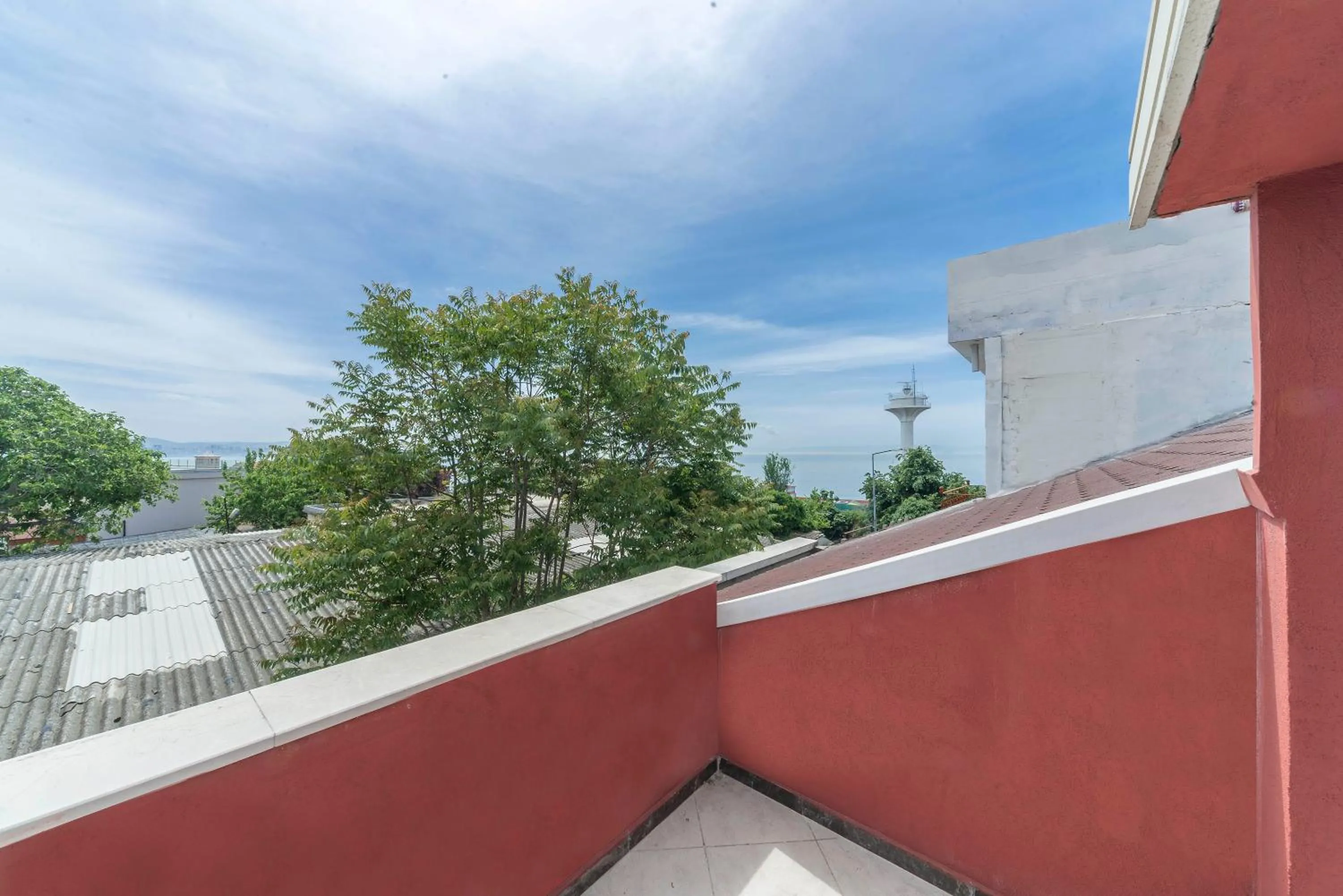 Balcony/Terrace in Lalinn Hotel