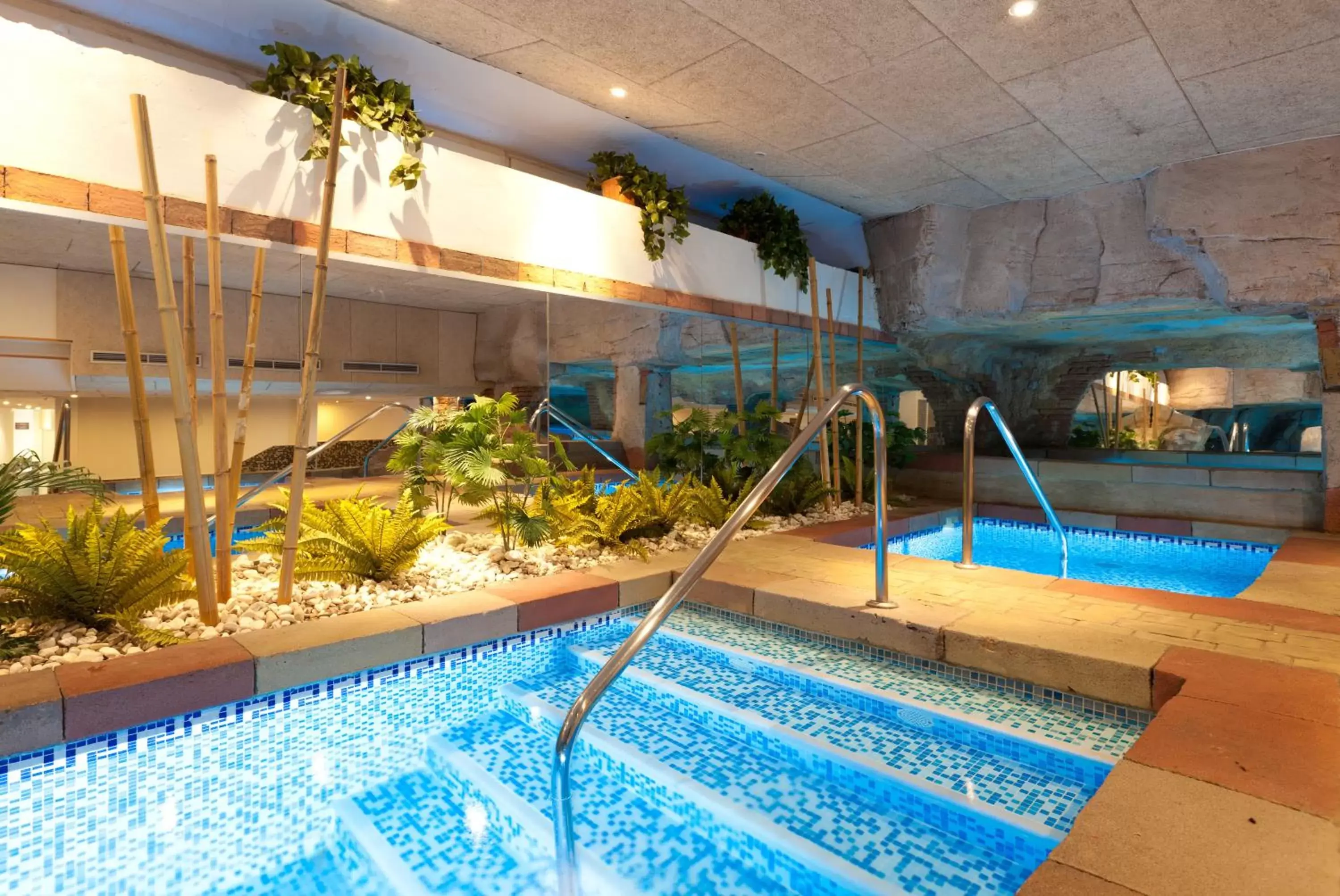 Hot Spring Bath, Swimming Pool in Senator Cádiz Spa Hotel