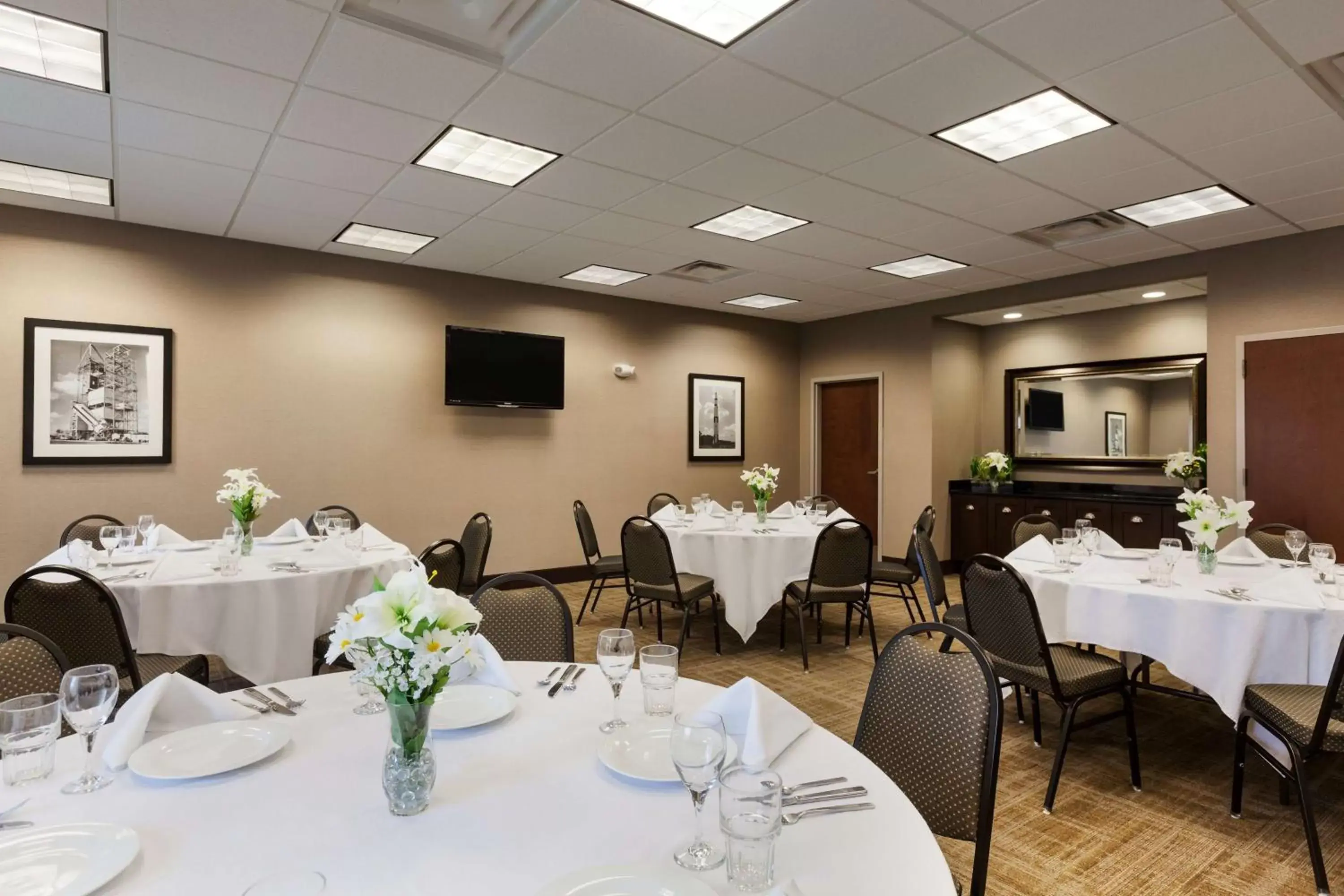 Meeting/conference room, Restaurant/Places to Eat in Homewood Suites by Hilton Huntsville-Downtown