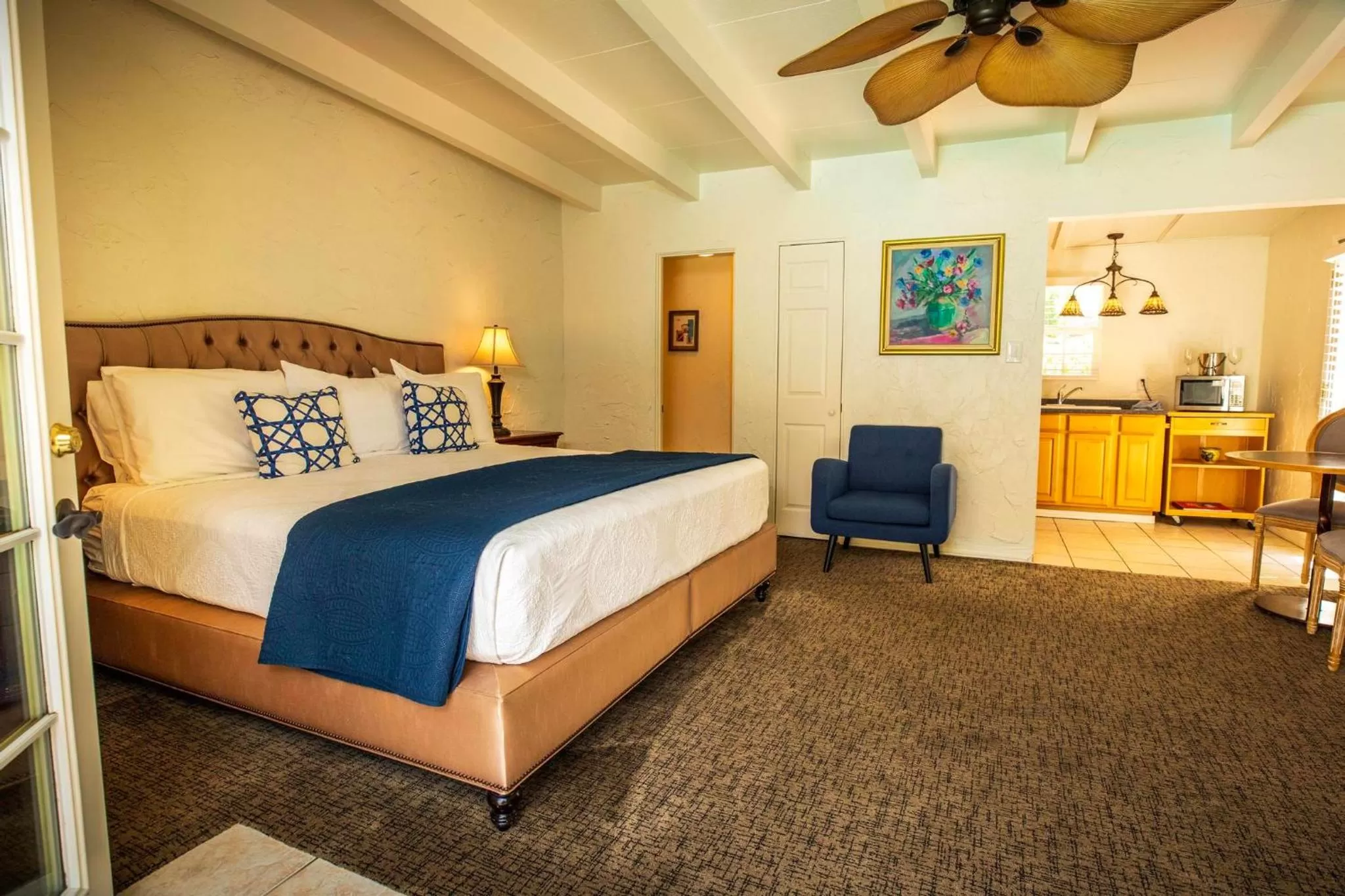 Bed in Old Ranch Inn - Adults Only 21 & Up