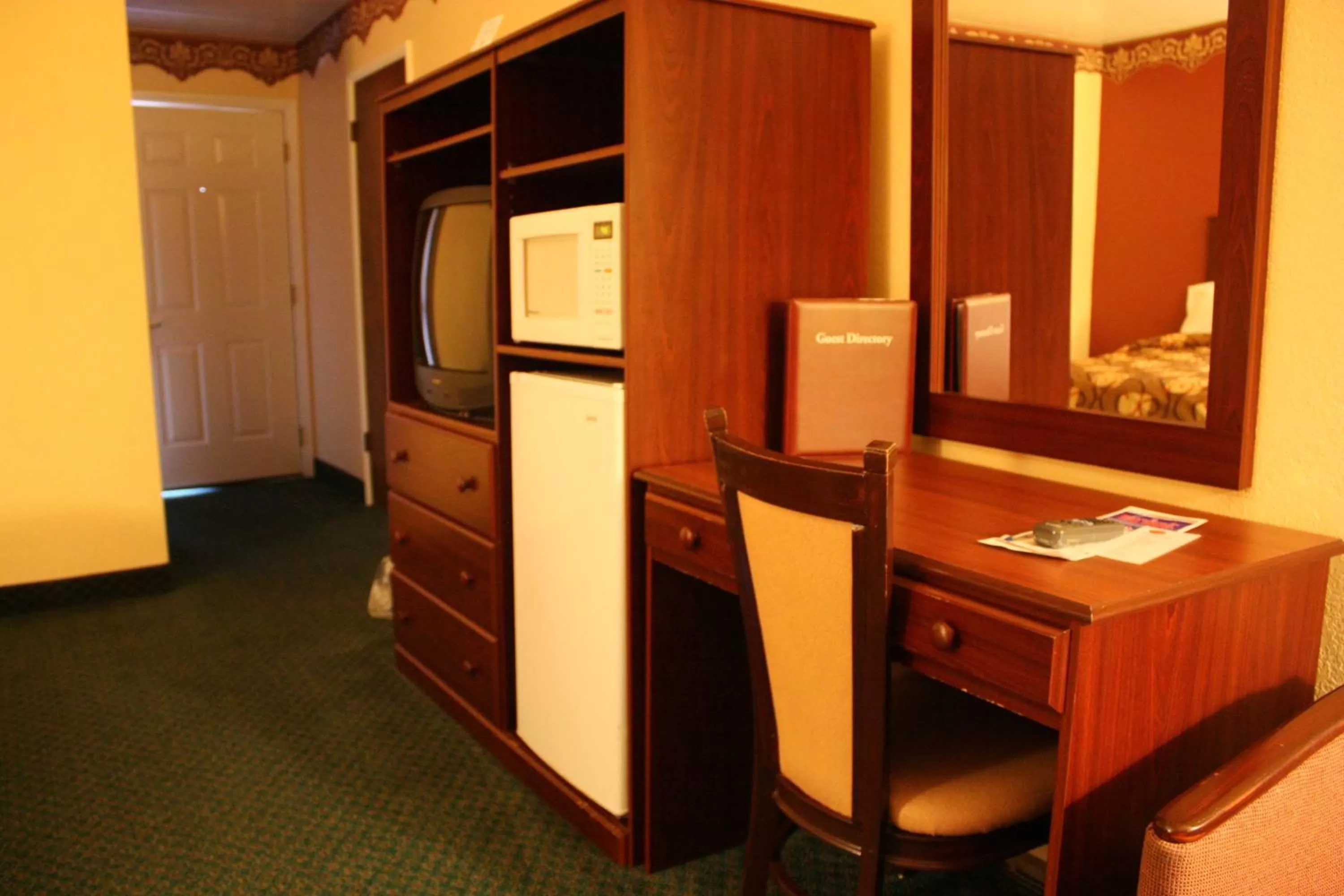 Coffee/tea facilities in Relax Inn Chehalis