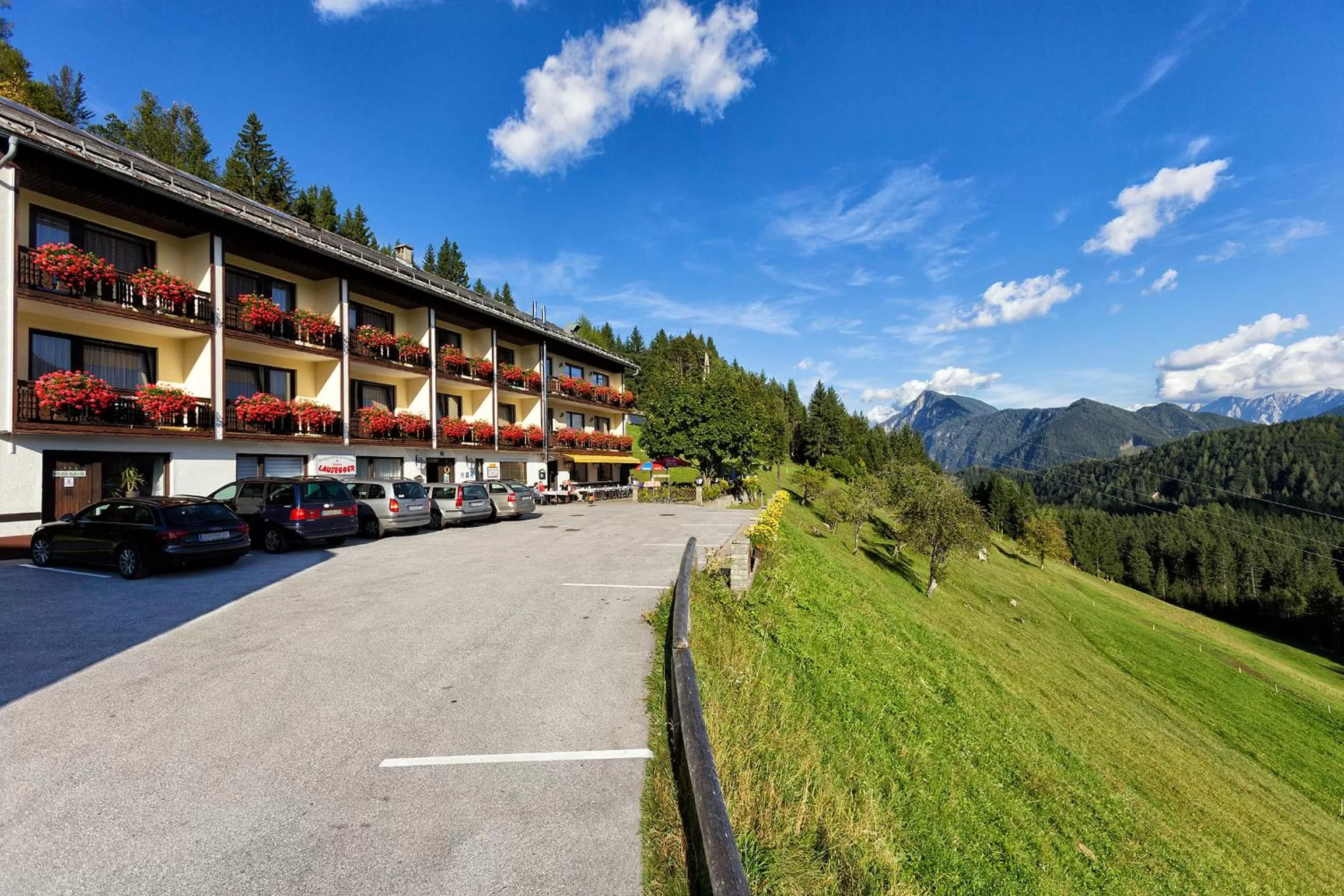 Facade/entrance in Bed&Breakfast Lausegger