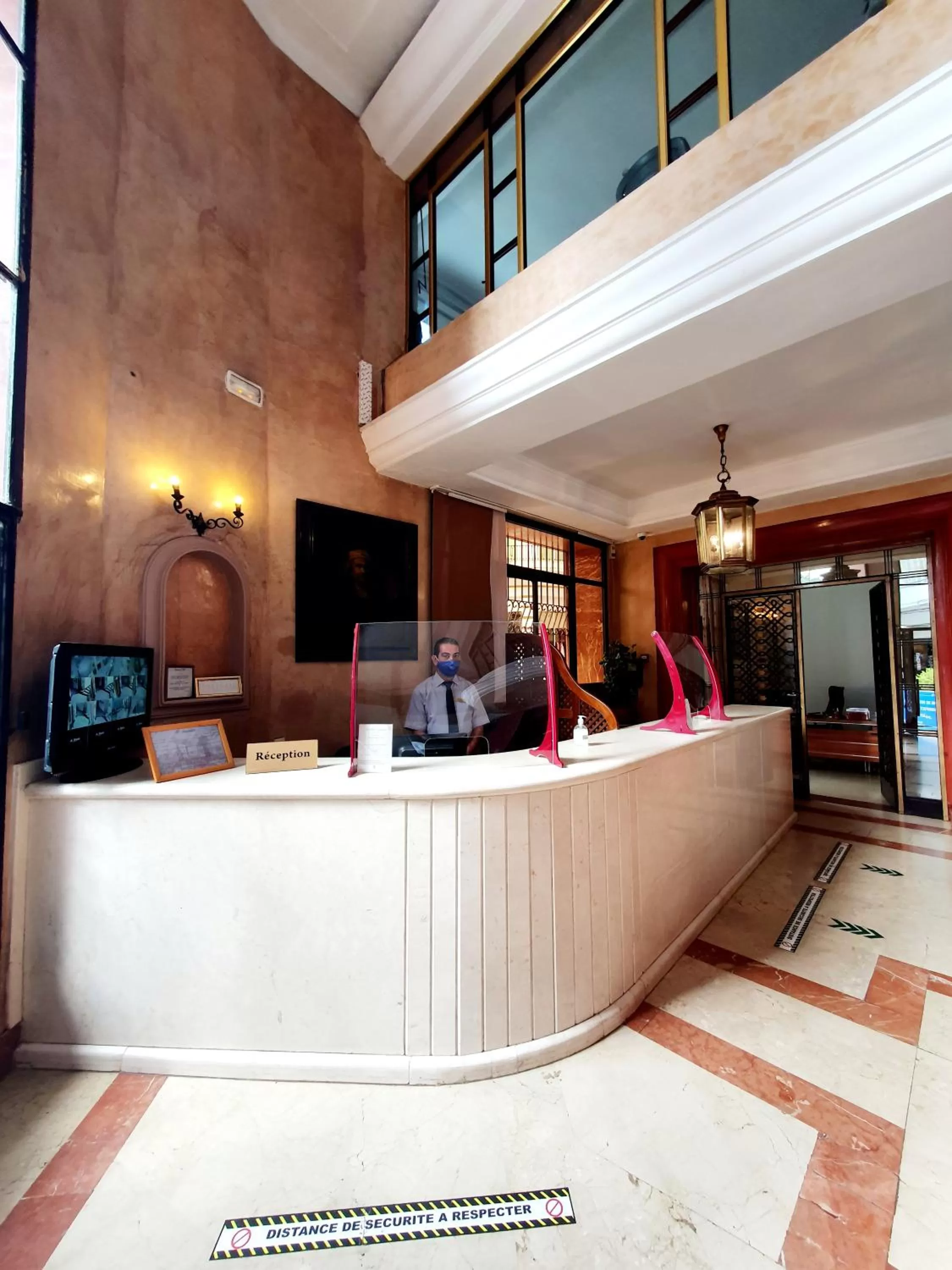 Staff in Hôtel Rembrandt