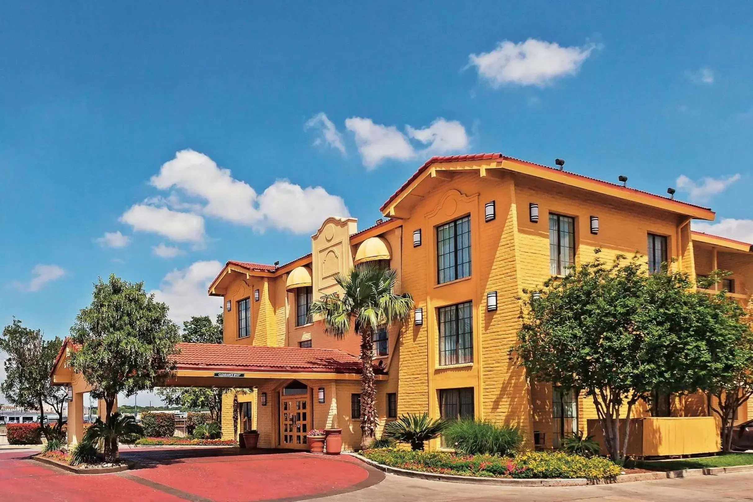 Property Building in Super 8 by Wyndham San Antonio Near SeaWorld Ingram Park