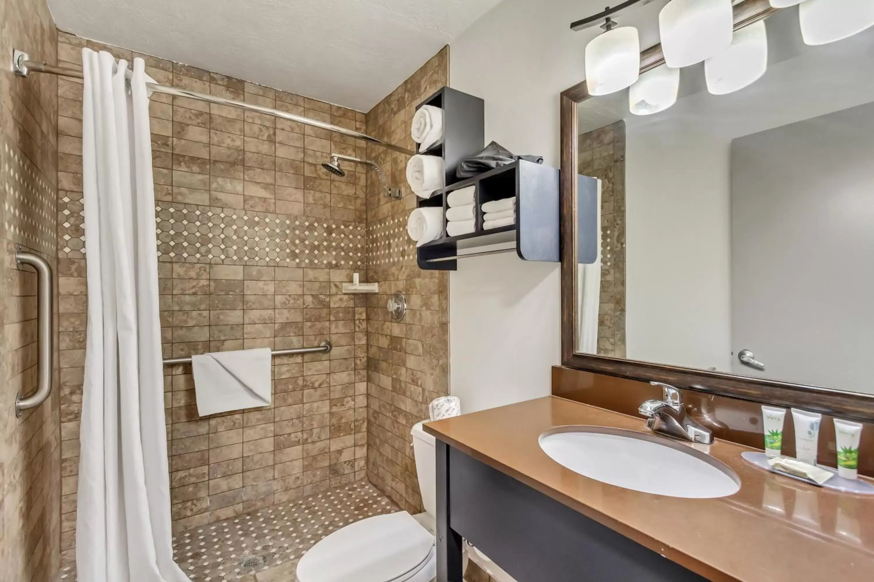 Bathroom in Park Inn by Radisson Salt Lake City -Midvale