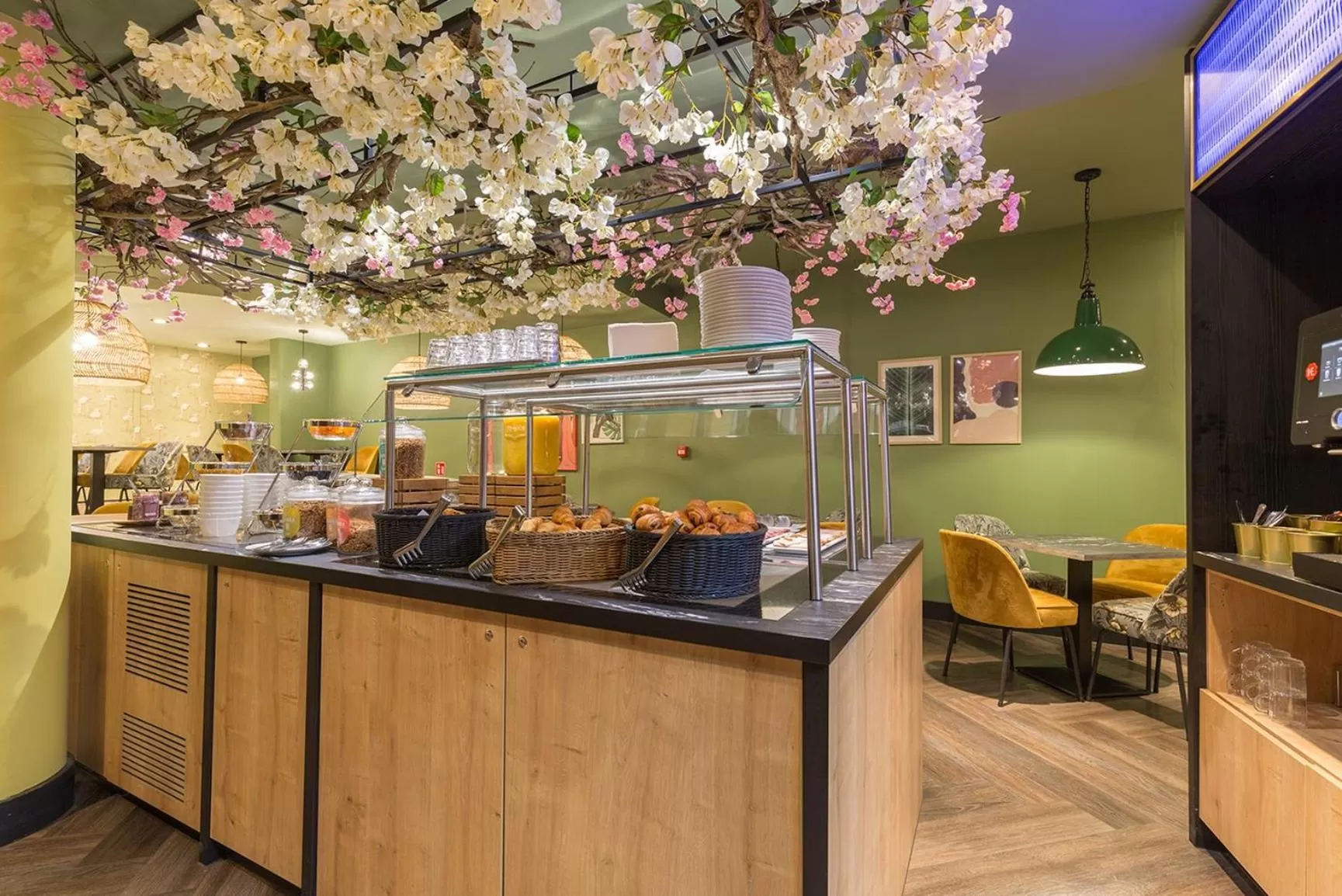 Buffet breakfast in Leonardo Hotel Antwerpen