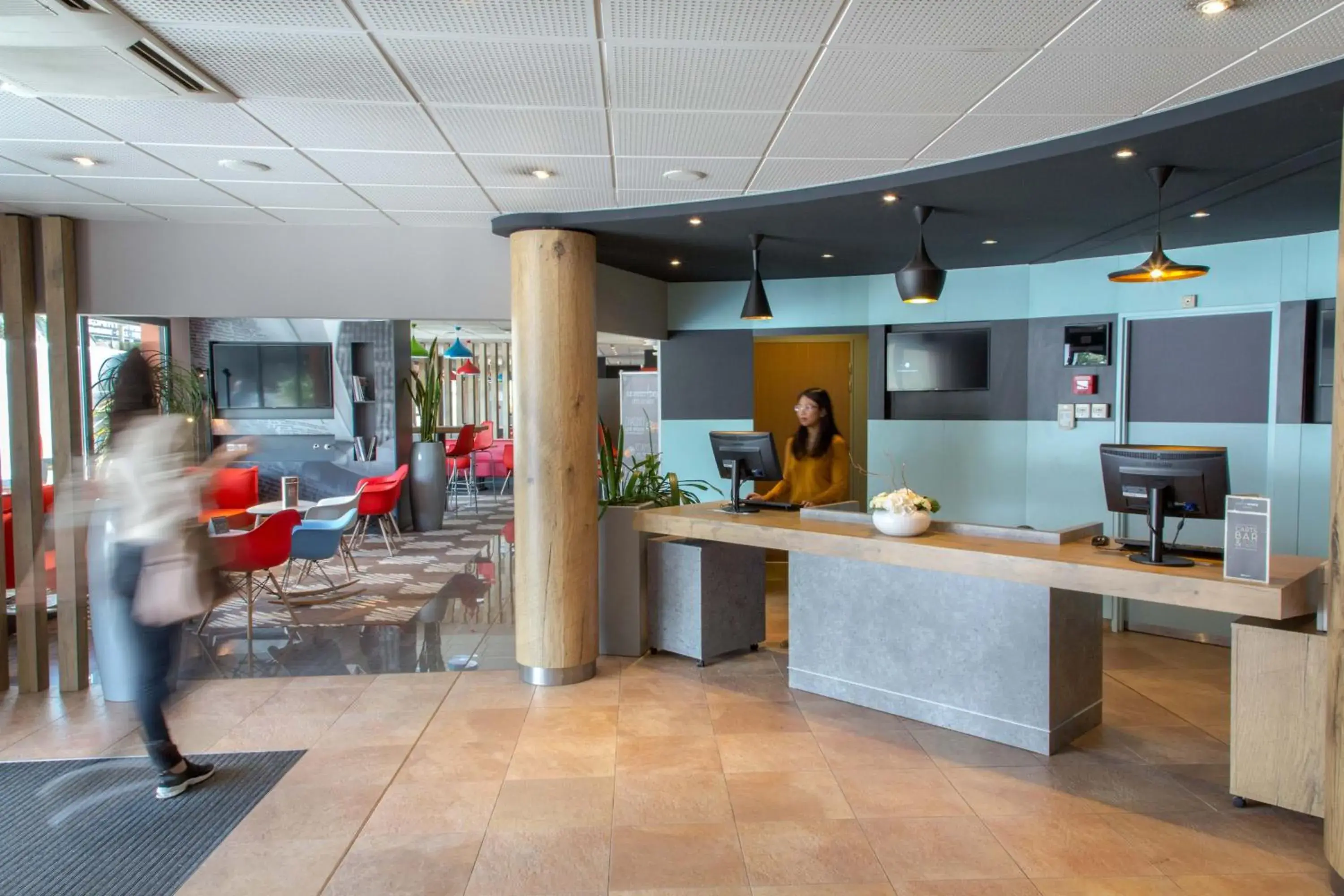 Lobby/Reception in ibis Cannes Mandelieu