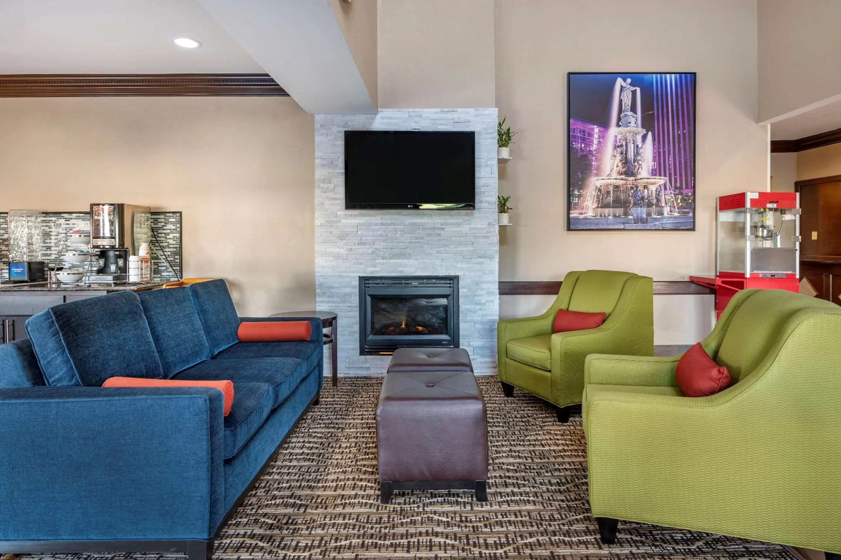 Lobby or reception in Comfort Inn & Suites Cincinnati Uptown Clifton