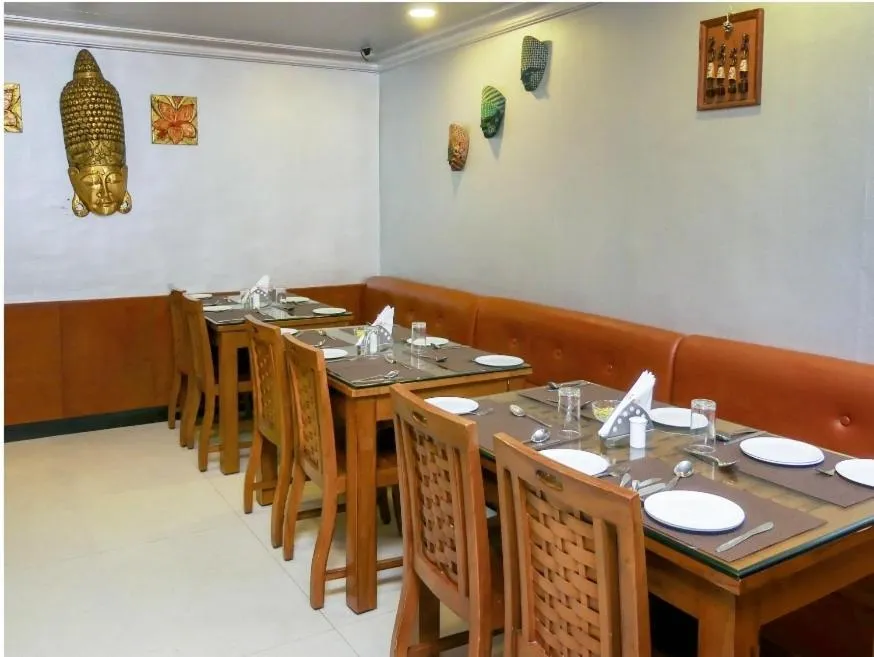Restaurant/Places to Eat in Meenakshi's Sunshine Hotel