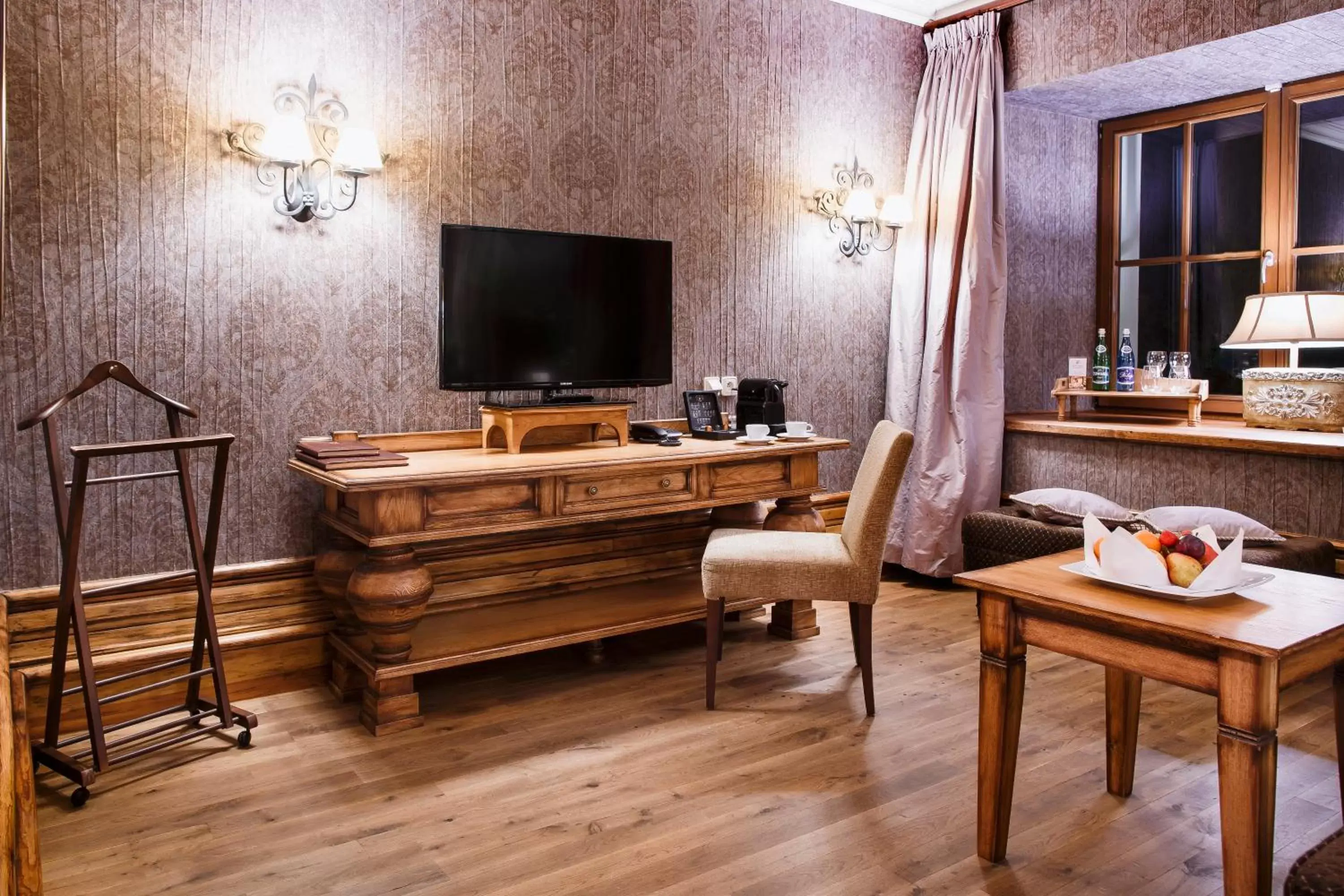 Photo of the whole room, TV/Entertainment Center in Hotel Król Kazimierz