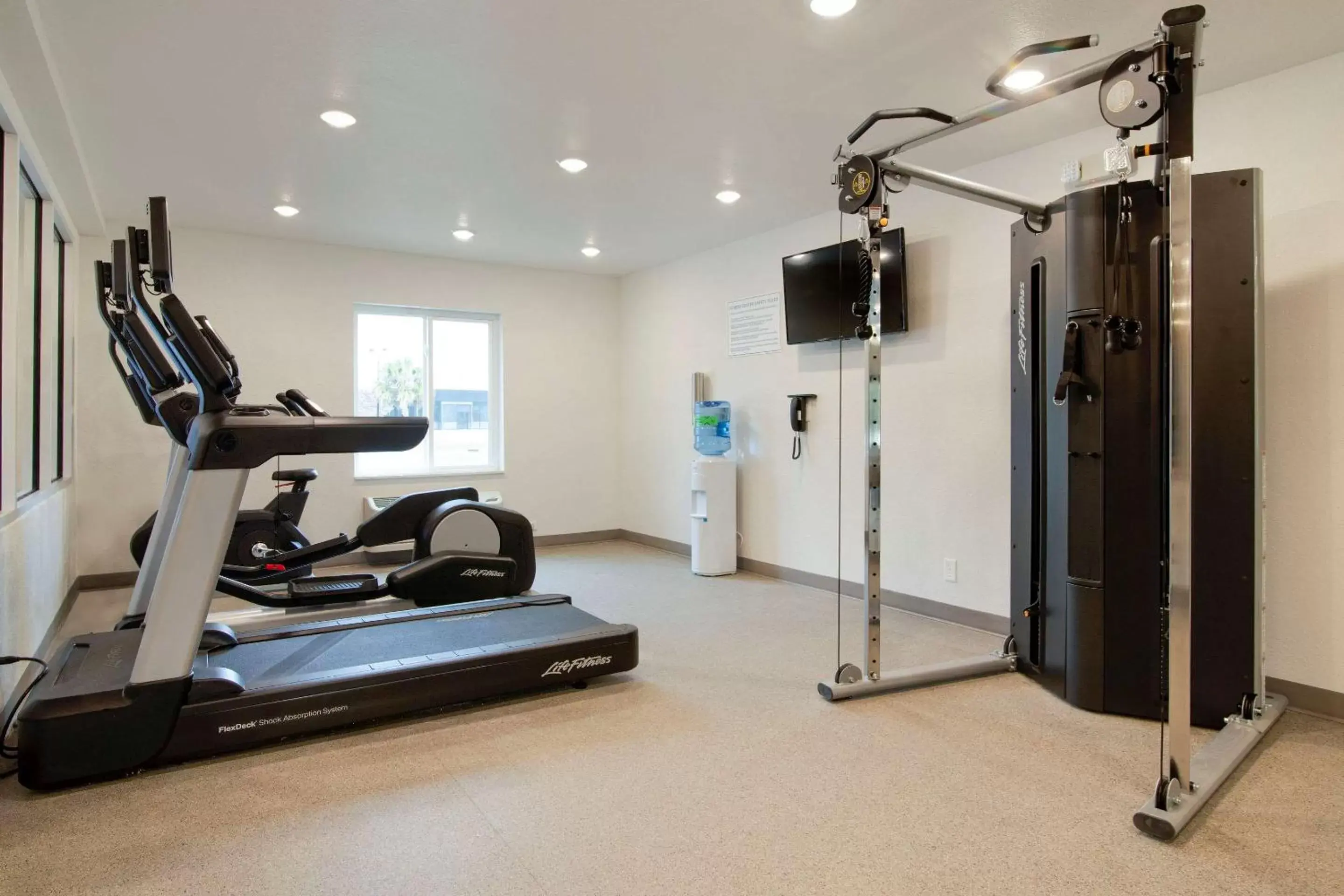 Fitness centre/facilities, Fitness Center/Facilities in WoodSpring Suites Brunswick