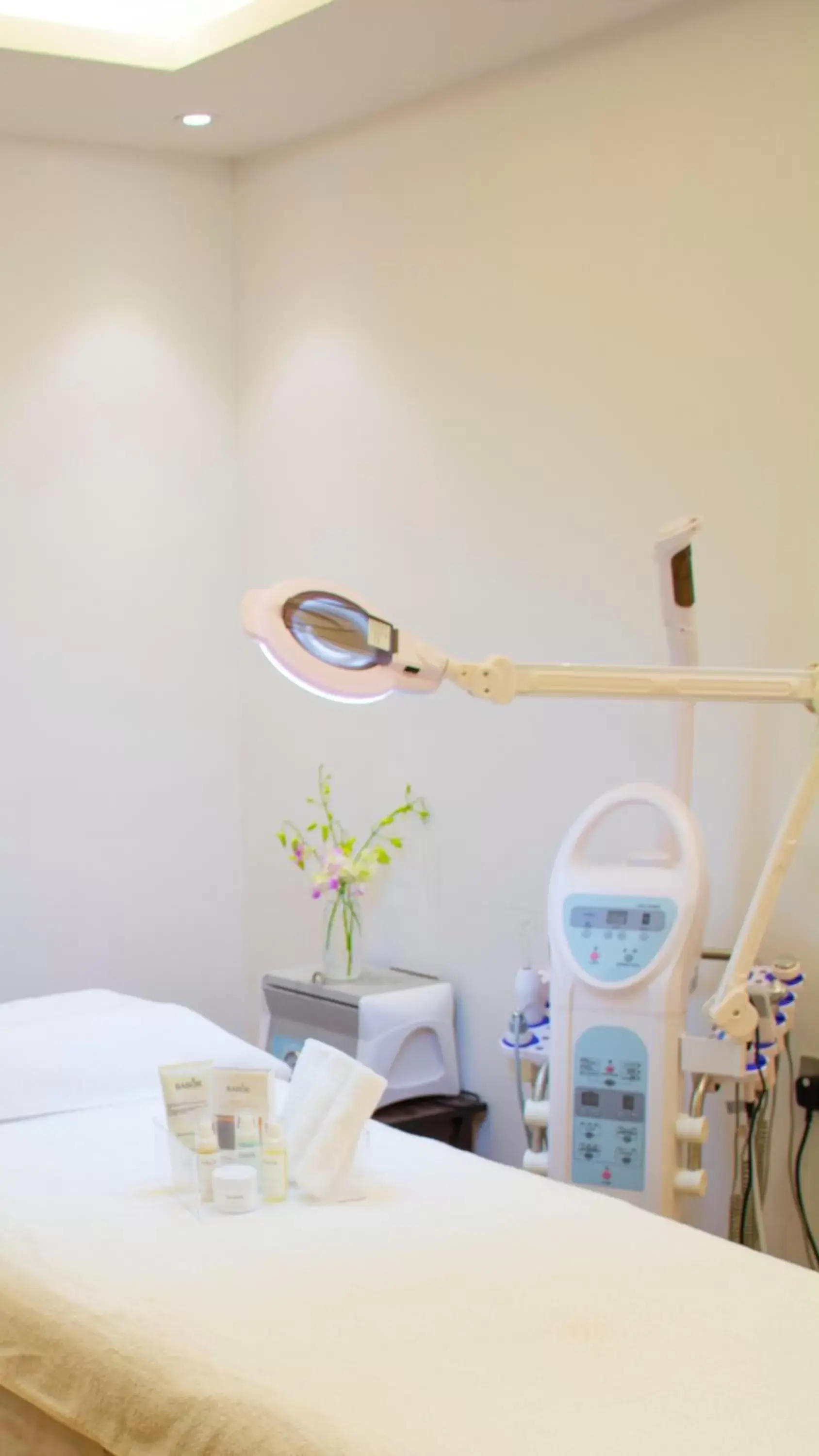 Spa and wellness centre/facilities, Bed in Kuwait Grand Hotel Spa and wellness centre/facilities, Bed in Kuwait Grand Hotel