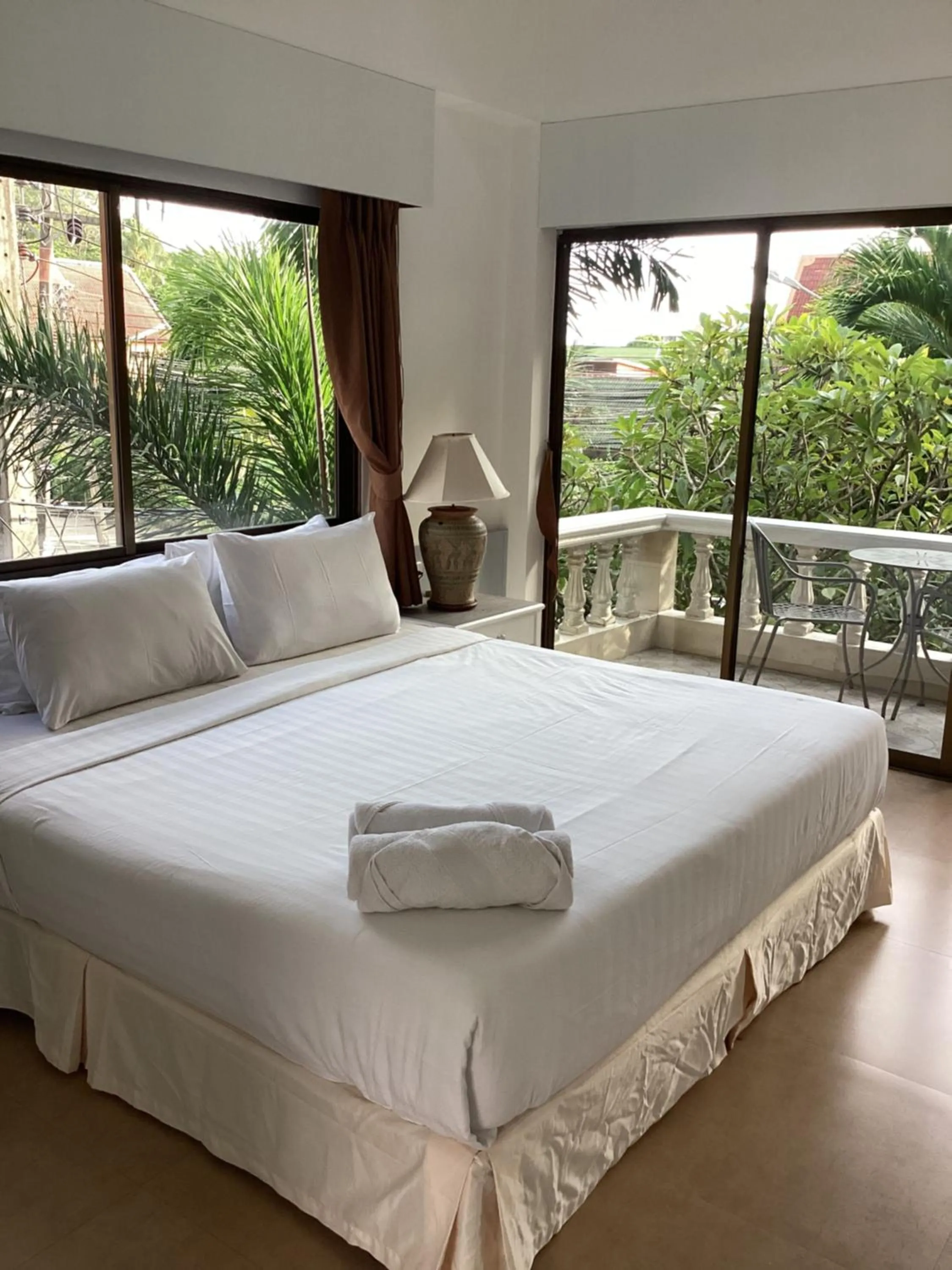 Bed in Garden Home Kata