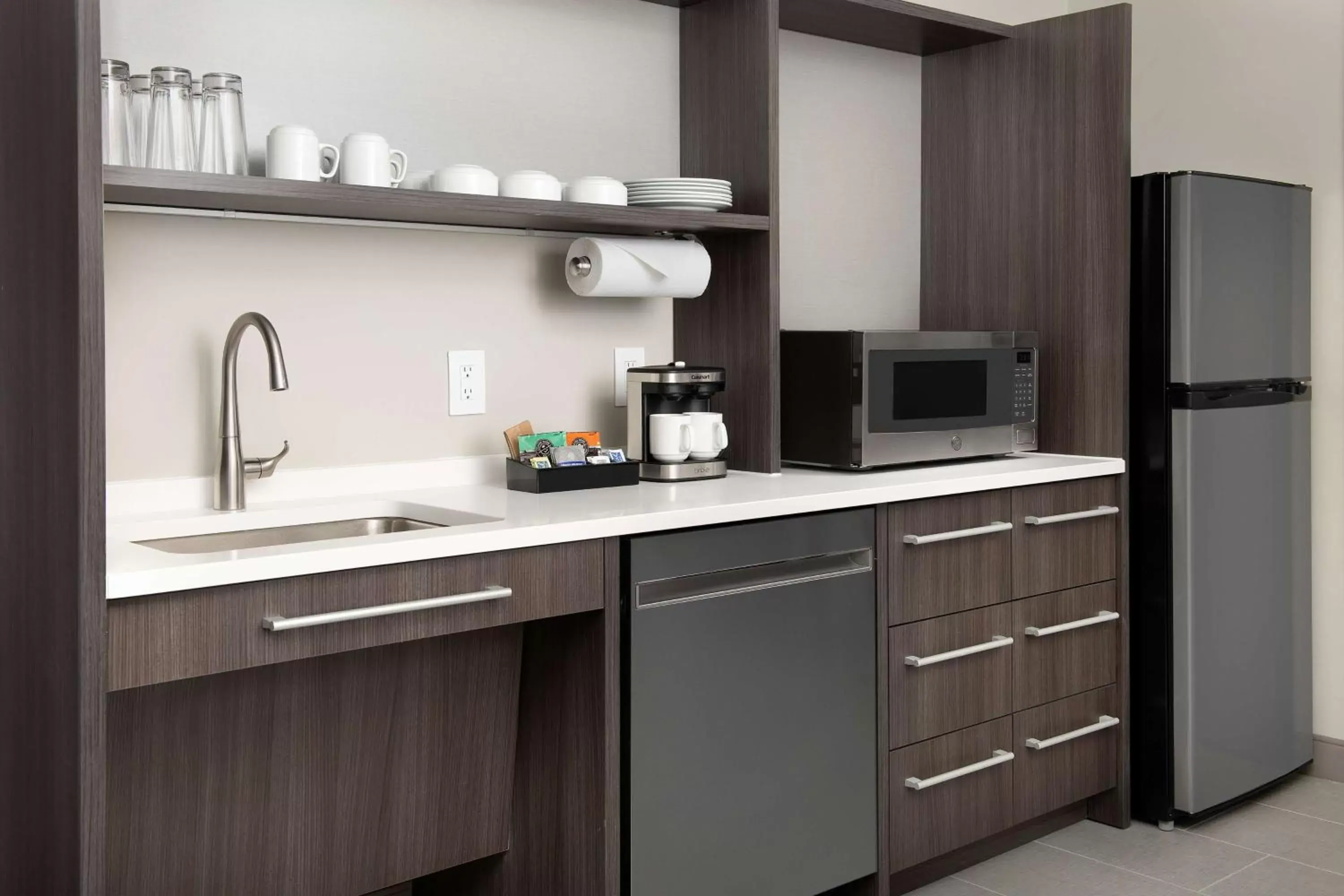 Kitchen or kitchenette, Kitchen/Kitchenette in Home2 Suites By Hilton Denver Northfield
