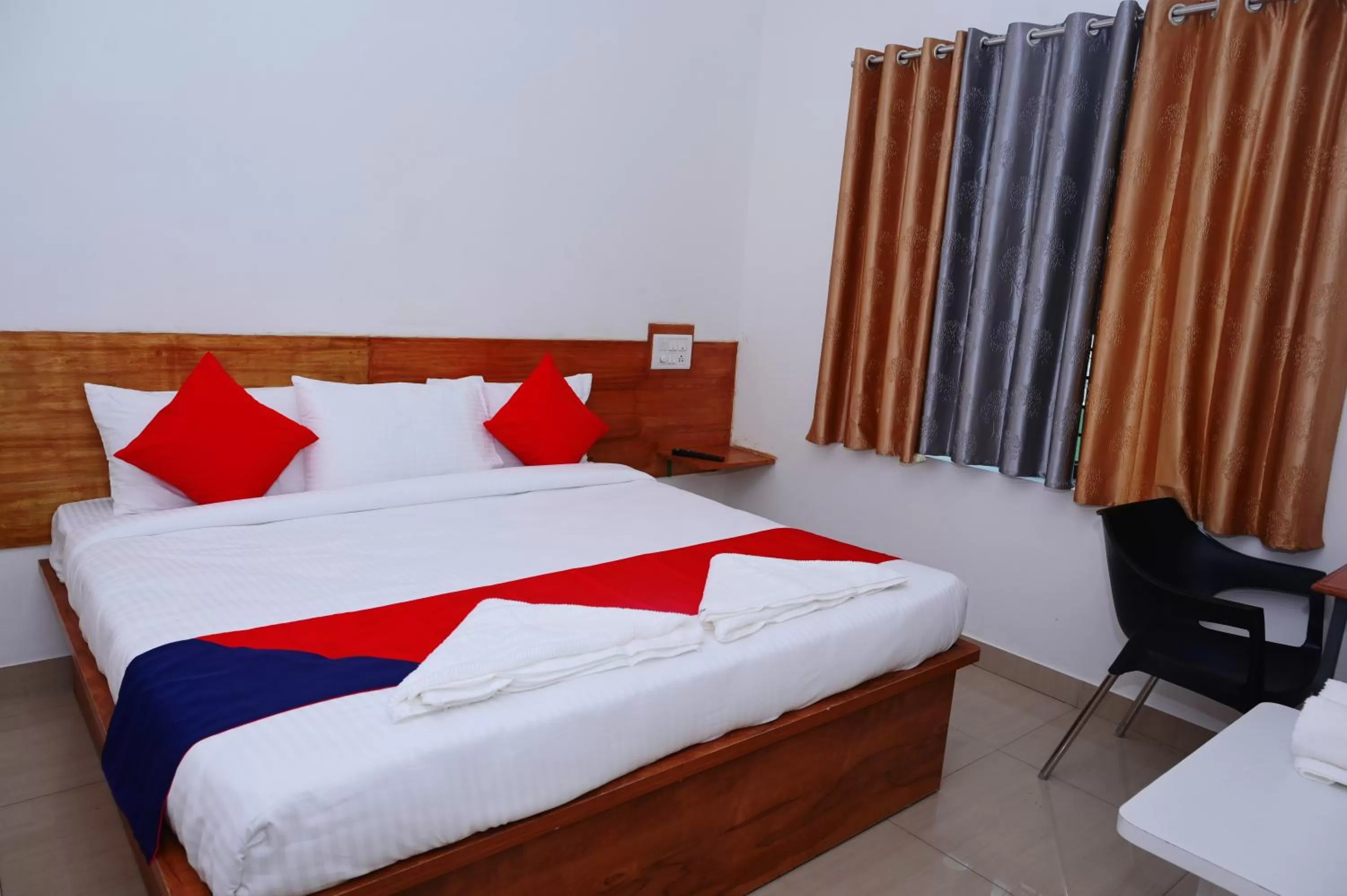 Photo of the whole room, Bed in Hotel Stay Shine