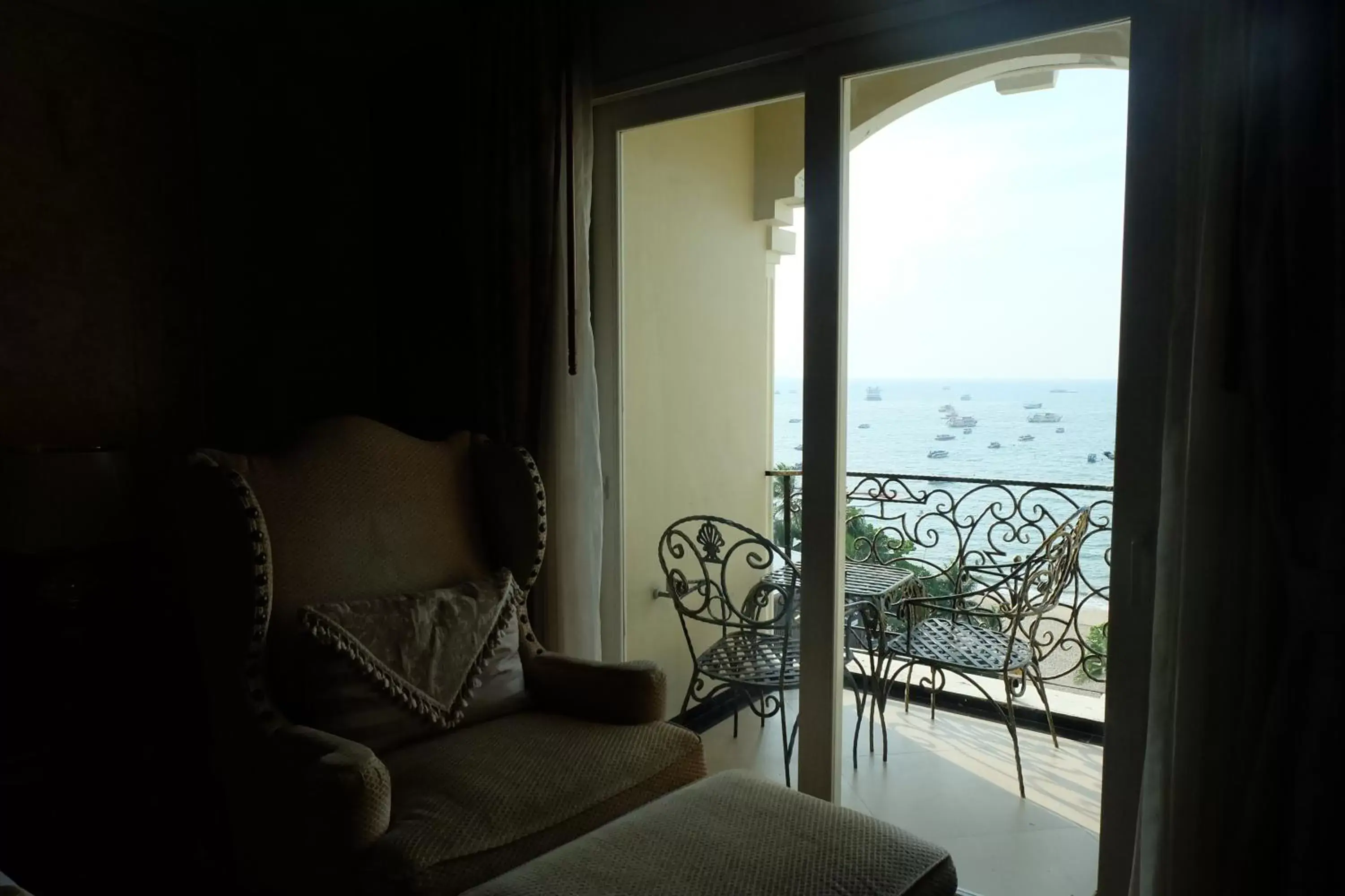 Balcony/Terrace, Bed in LK The Empress Balcony/Terrace, Bed in LK The Empress