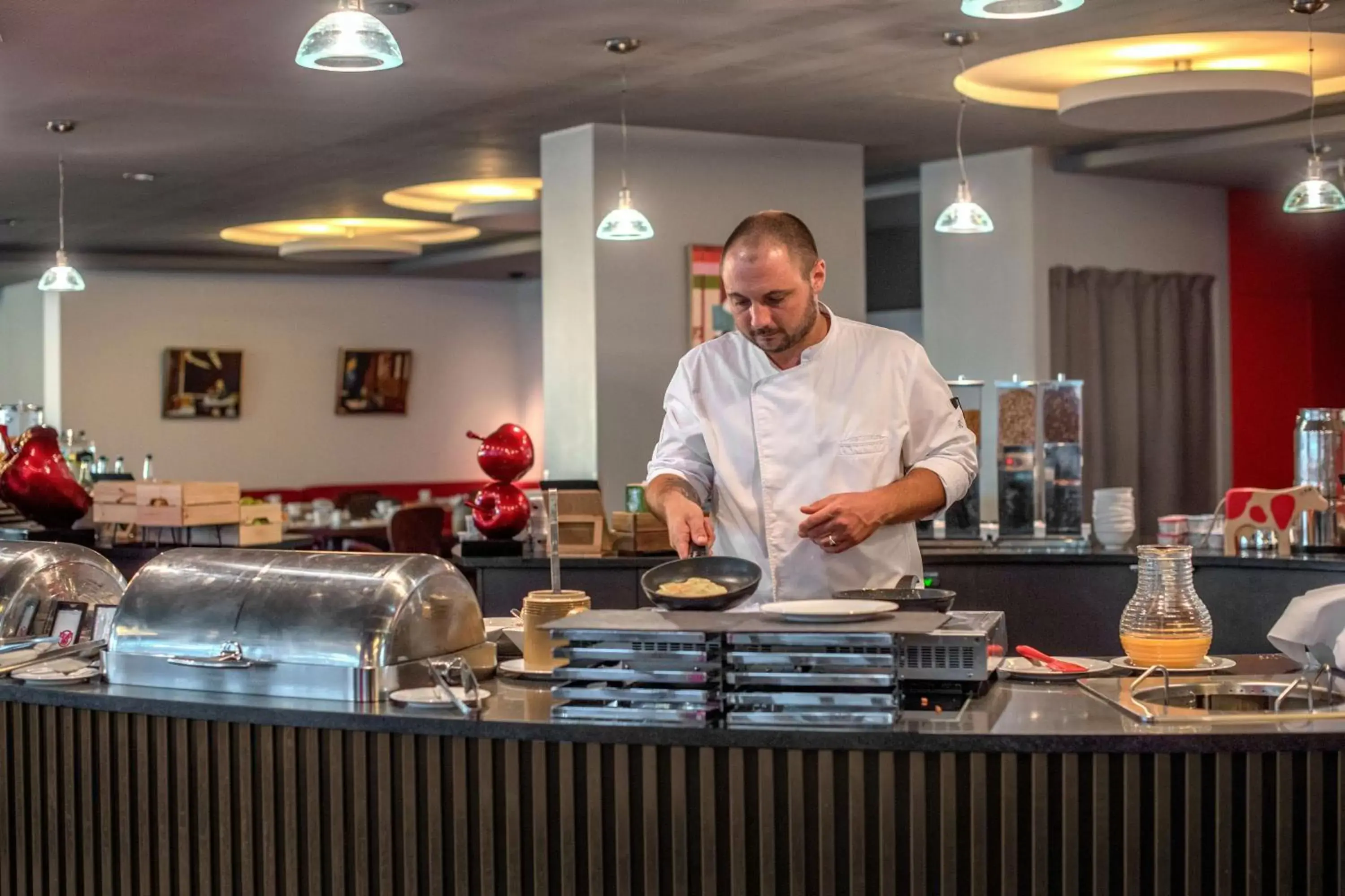 Restaurant/places to eat in Hilton Geneva Hotel and Conference Centre Restaurant/places to eat in Hilton Geneva Hotel and Conference Centre
