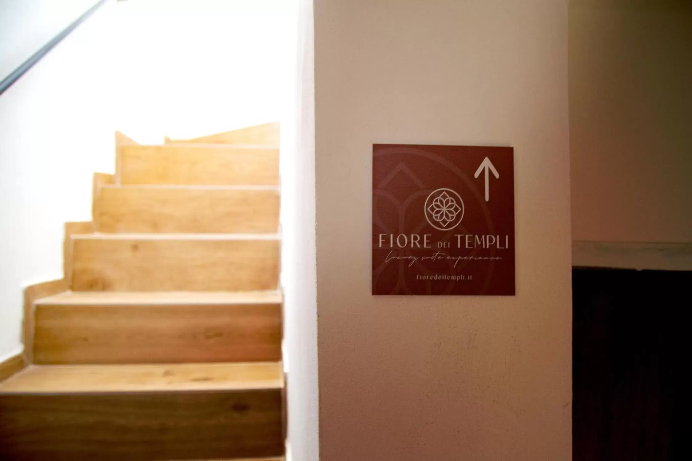 Property logo or sign in Fiore dei Templi - luxury suite experience