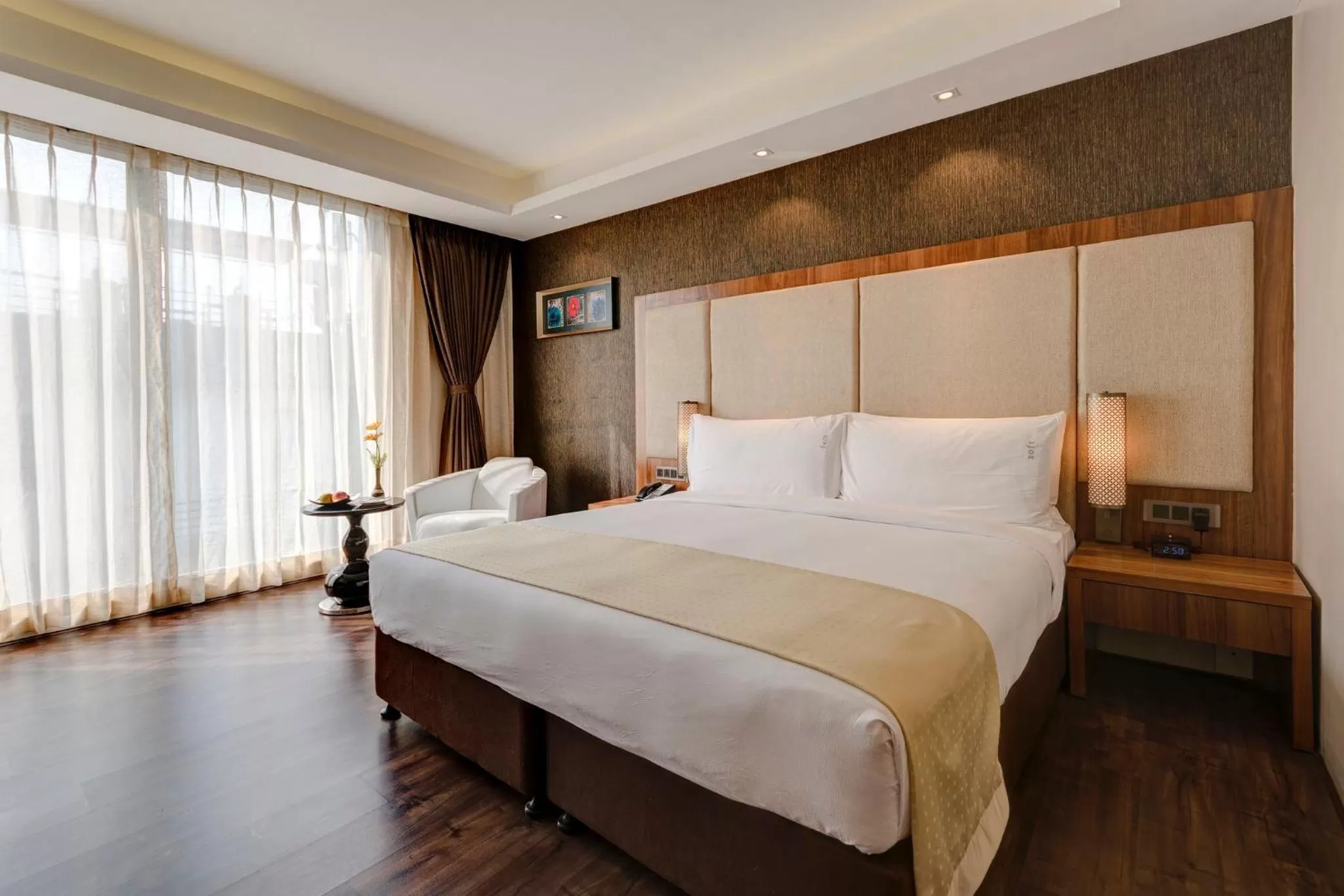Photo of the whole room, Bed in Holiday Inn Kolkata Airport by IHG