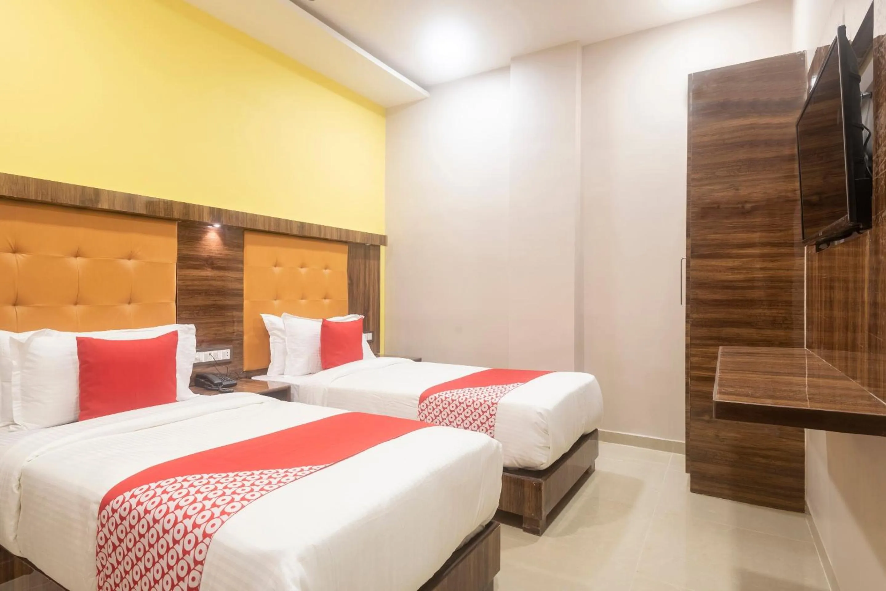 Bedroom, Bed in OYO Hotel Blue Executive Near Chhatrapati Shivaji International Airport