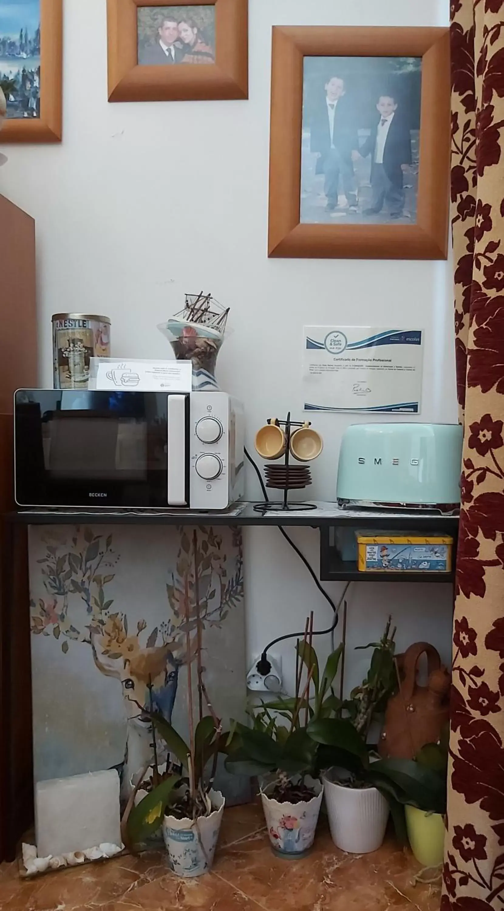 Communal lounge/ TV room, Kitchen/Kitchenette in Serra e Mar