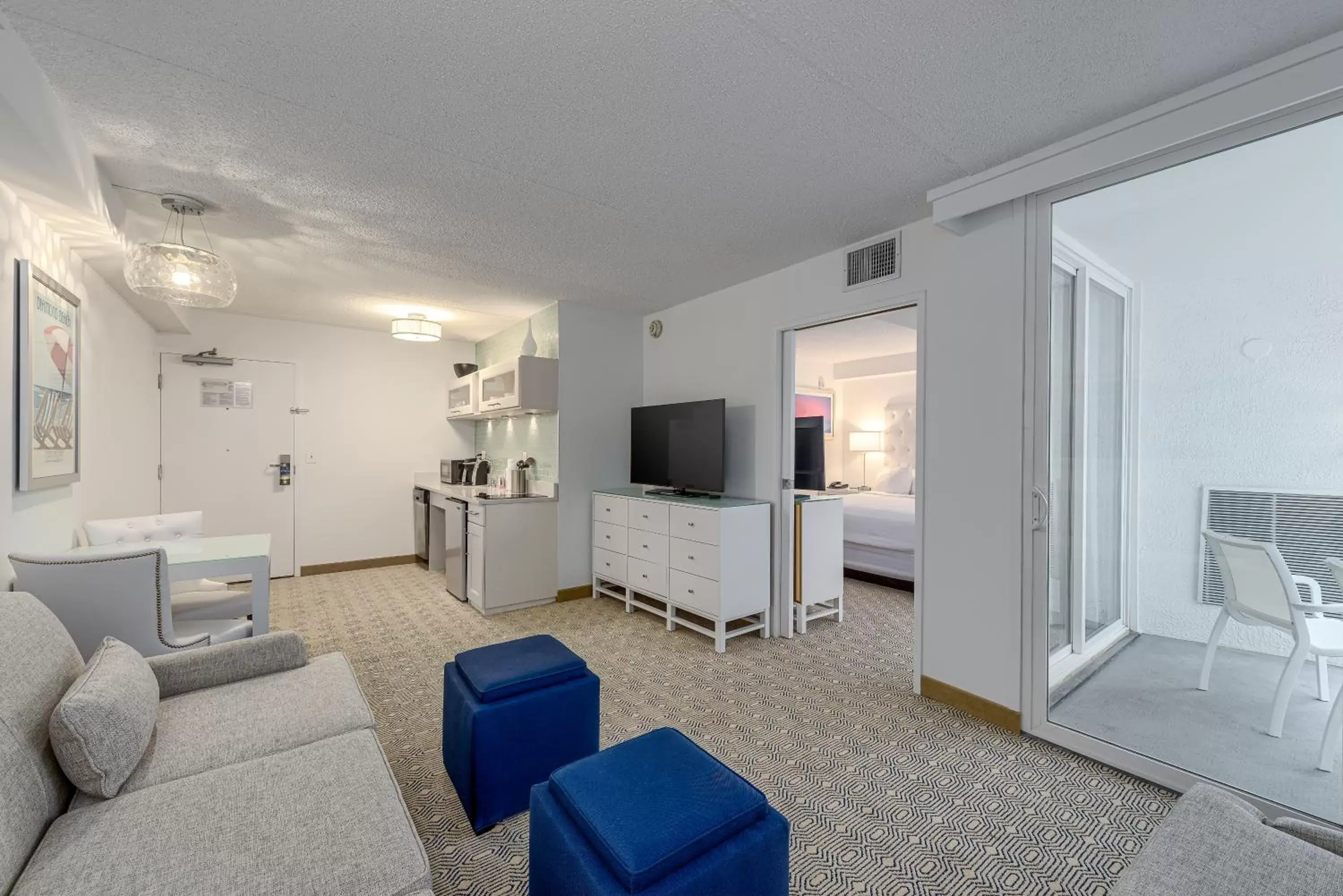 Kitchen or kitchenette, Seating Area in ICONA Diamond Beach